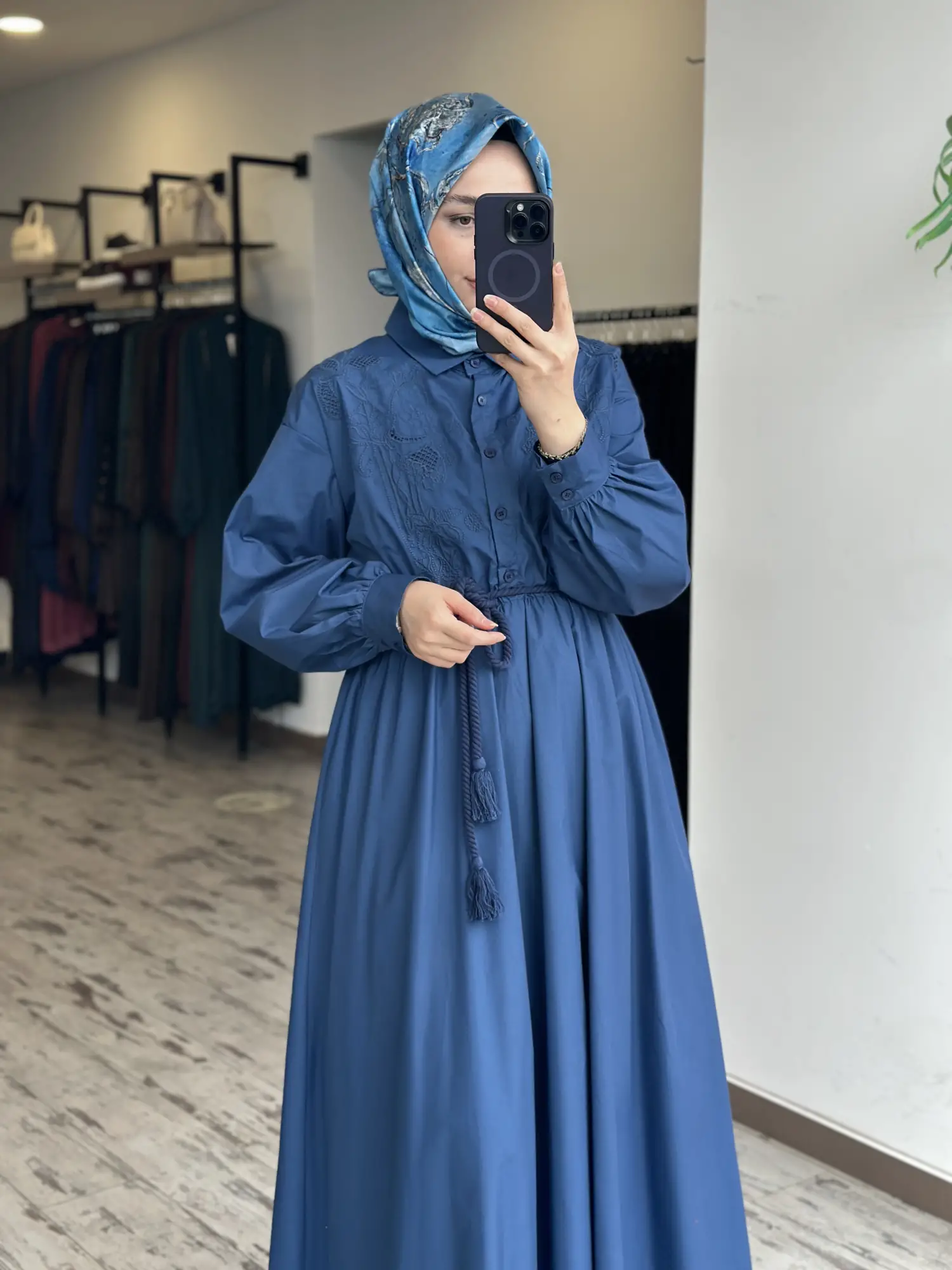 Kayra Nakış Detaylı Beli Büzgülü Poplin Elbise KA23049