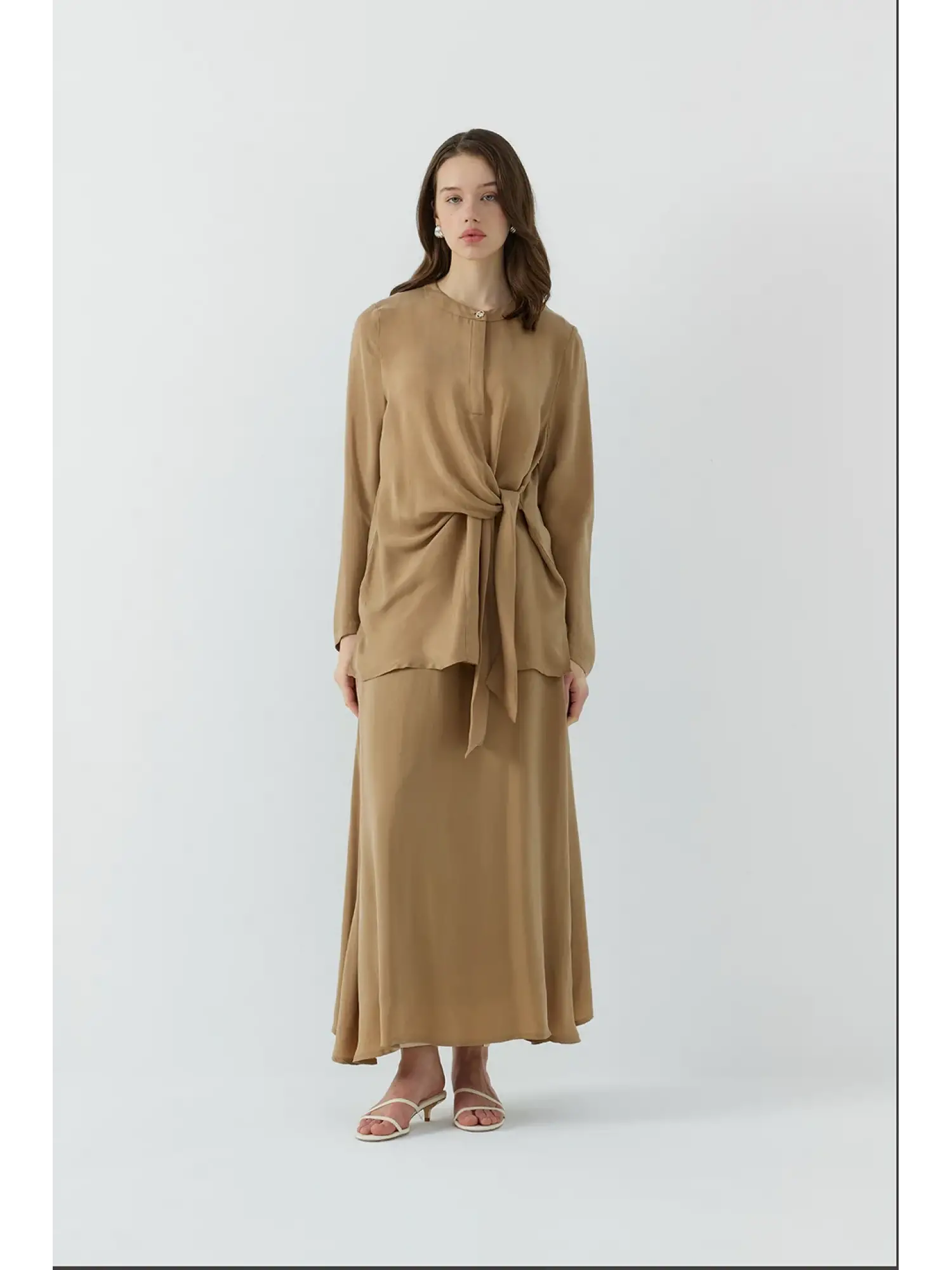 Clande Beli Bağlama Detaylı Patlı Cupra İpek Tunik Pantolon Takım