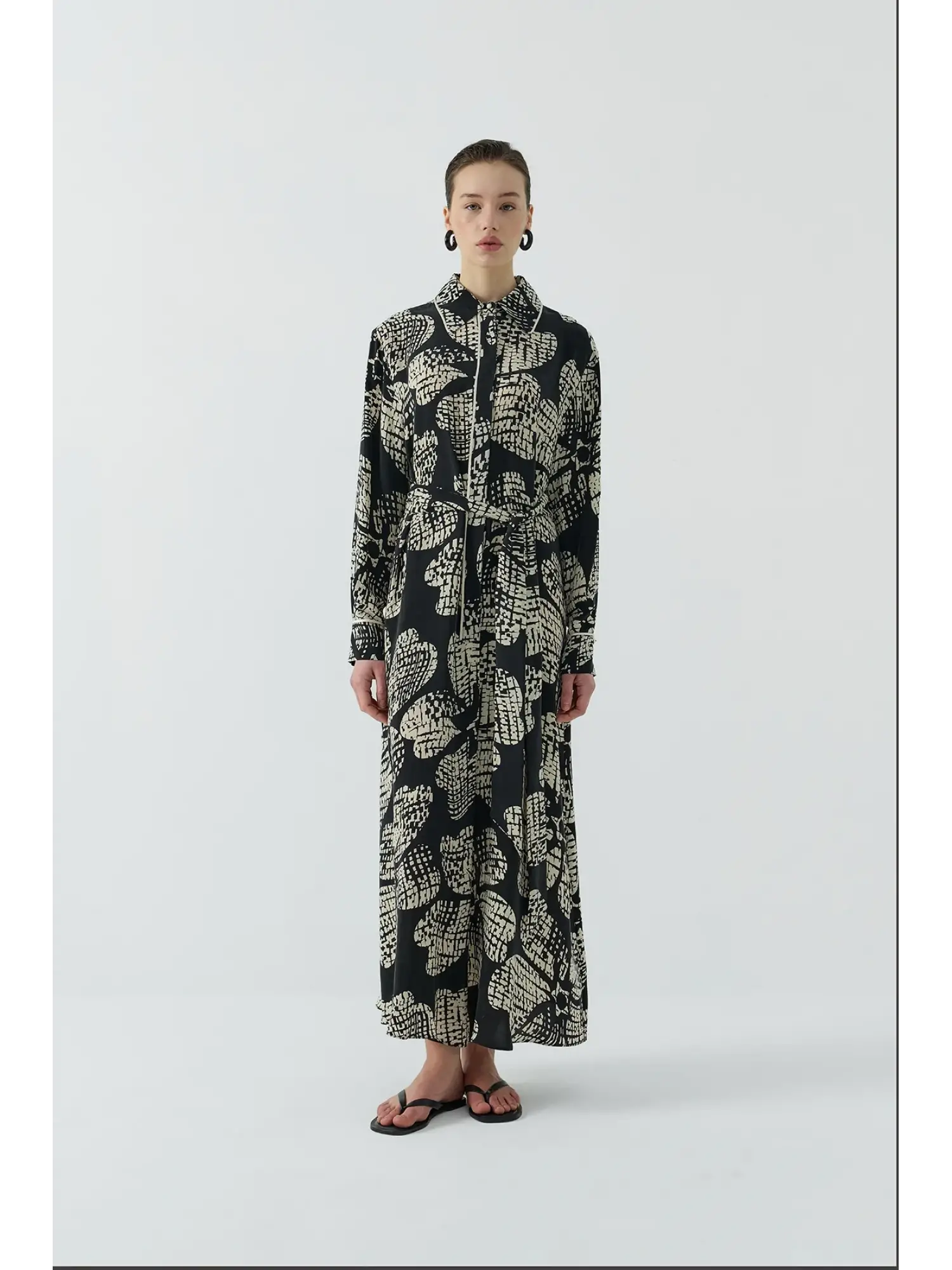 Clande Kontrast Çiçek Desenli Biyeli Elbise