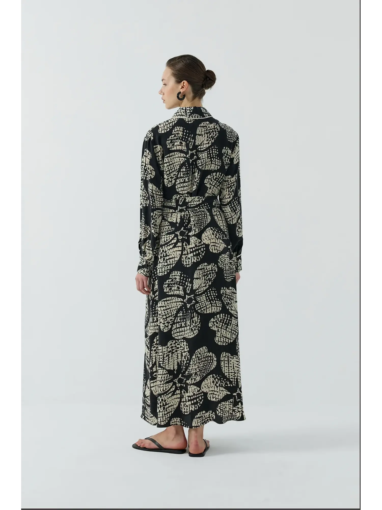 Clande Kontrast Çiçek Desenli Biyeli Elbise