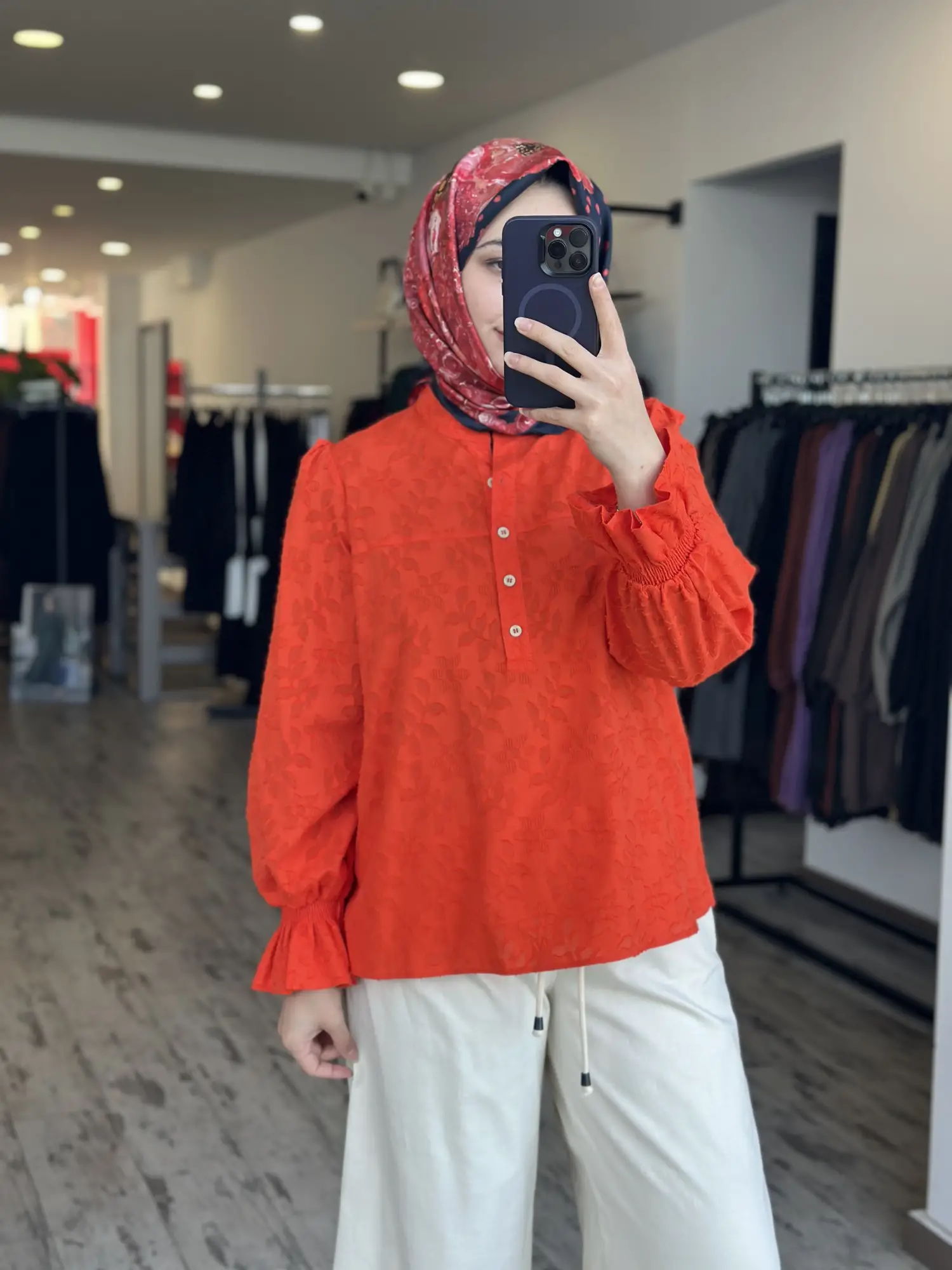 Kayra Kendinden Desenli Yaka Düğmeli Bluz KA10045