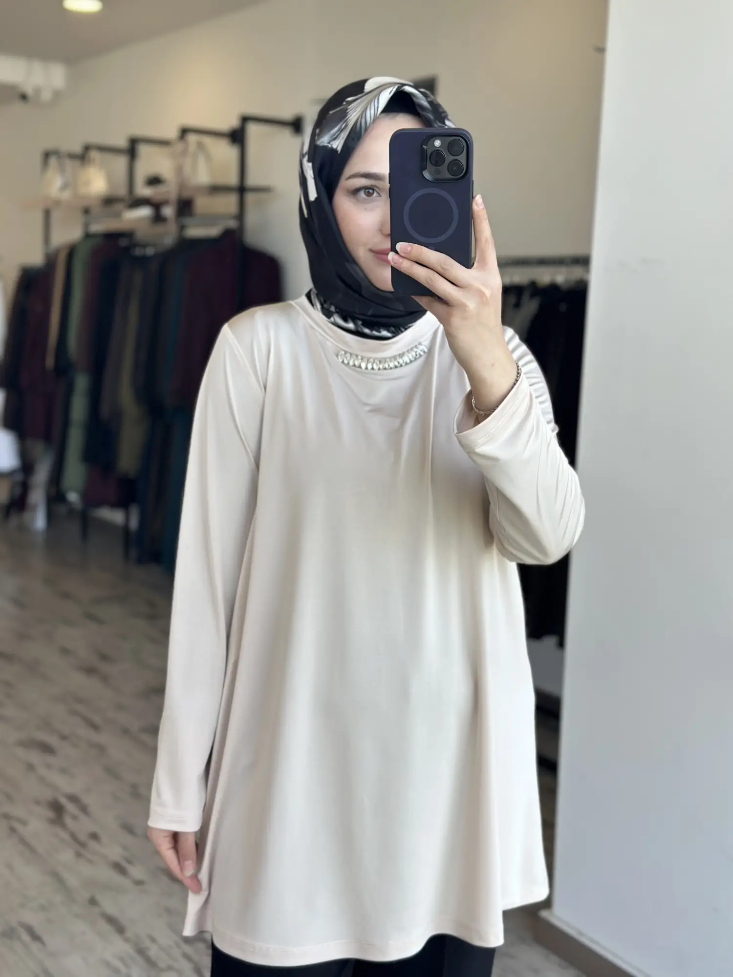 Vuu Yakası Taşlı Uzun Kollu Sandy Tunik