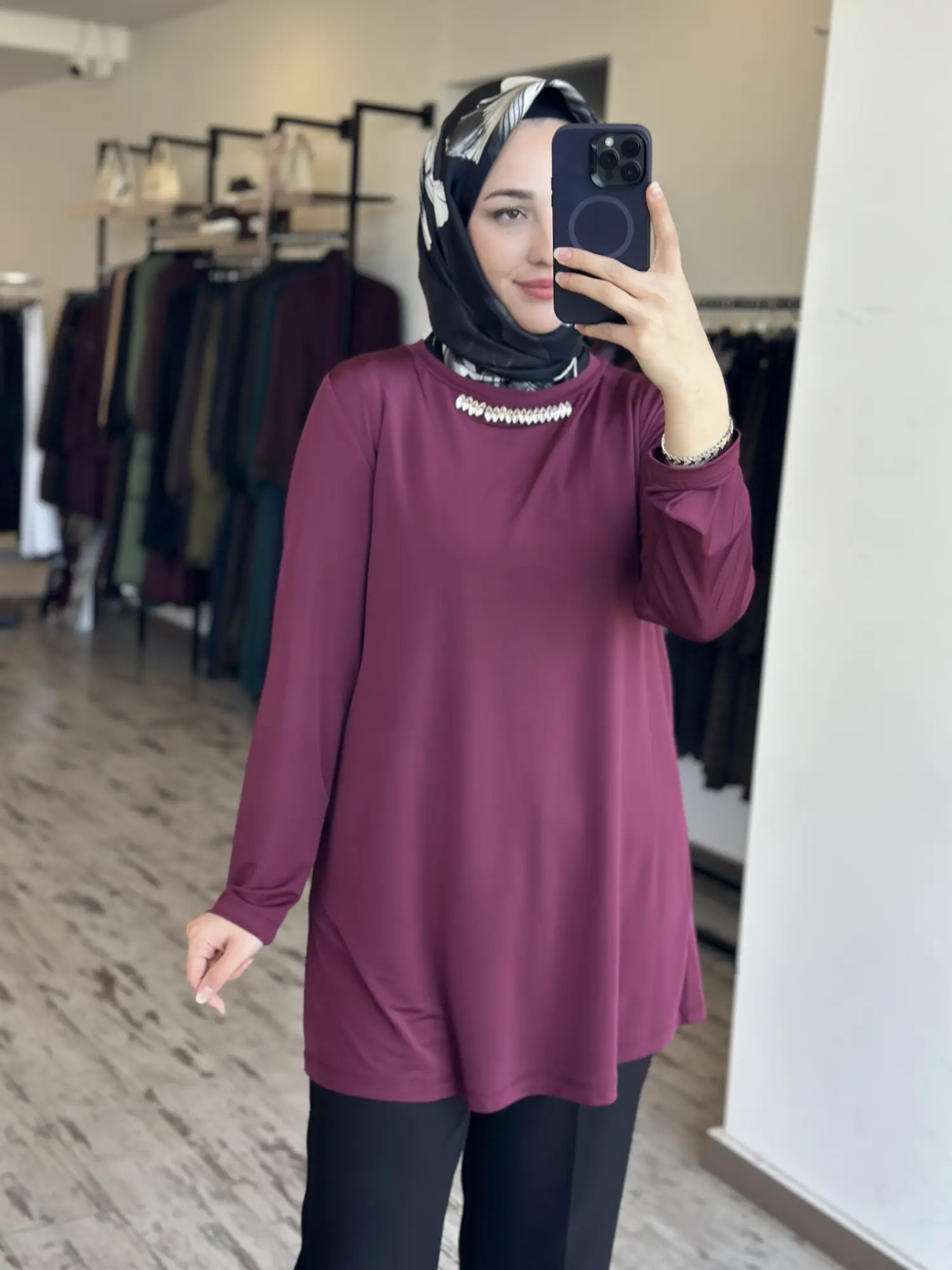 Vuu Yakası Taşlı Uzun Kollu Sandy Tunik