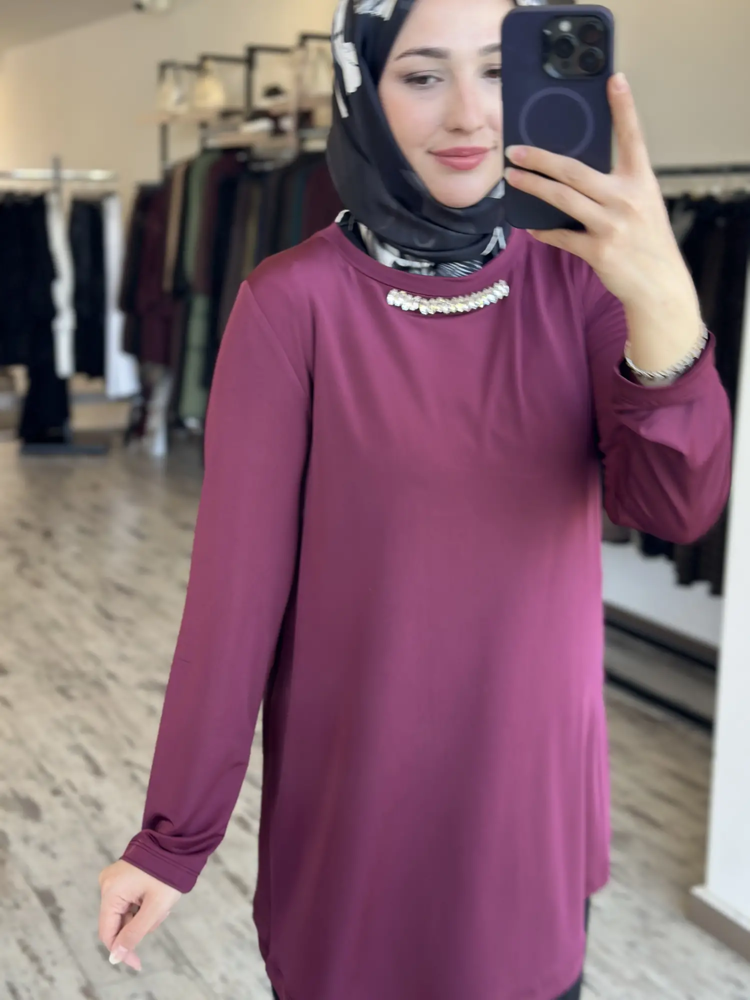 Vuu Yakası Taşlı Uzun Kollu Sandy Tunik