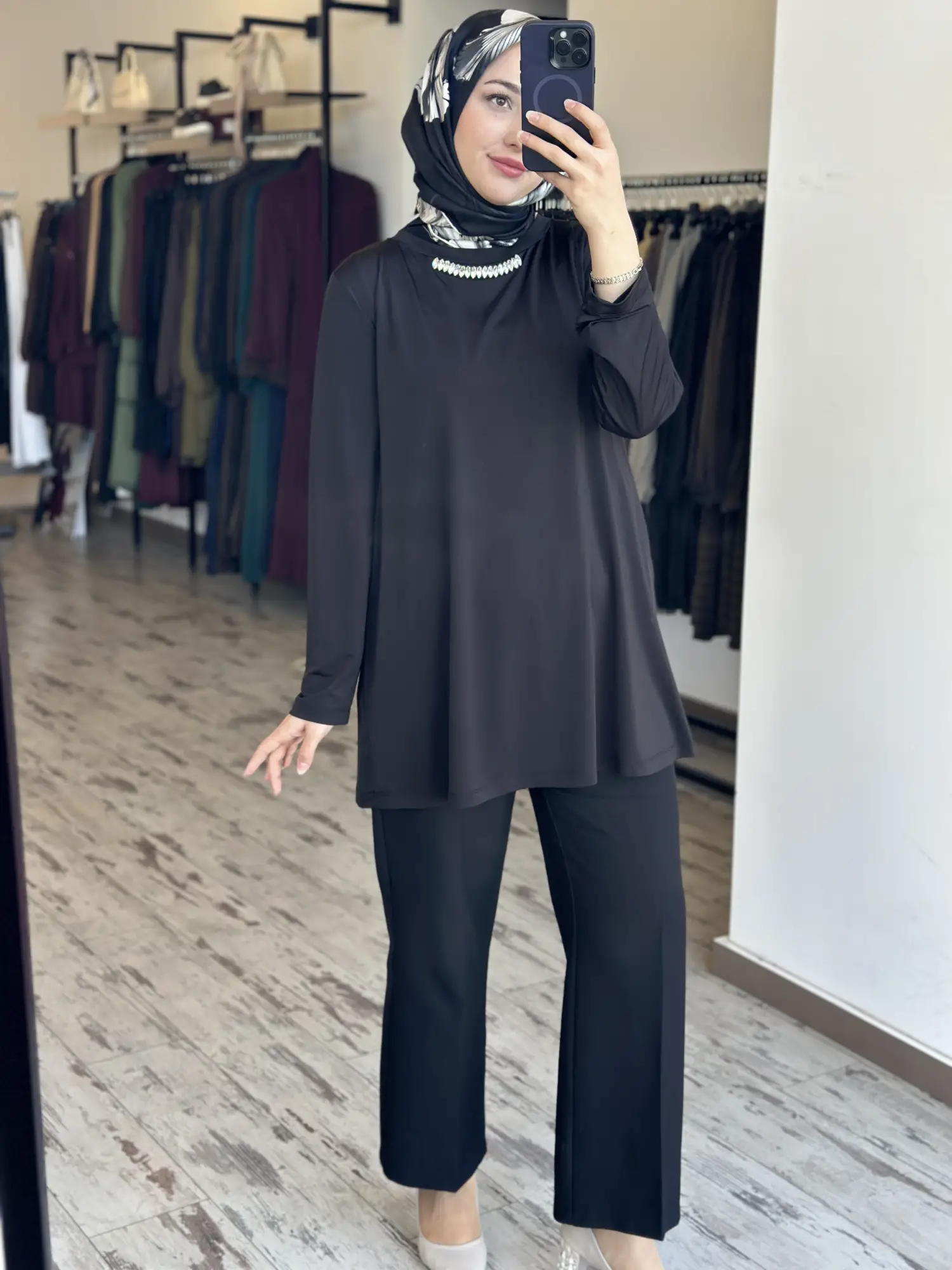 Vuu Yakası Taşlı Uzun Kollu Sandy Tunik