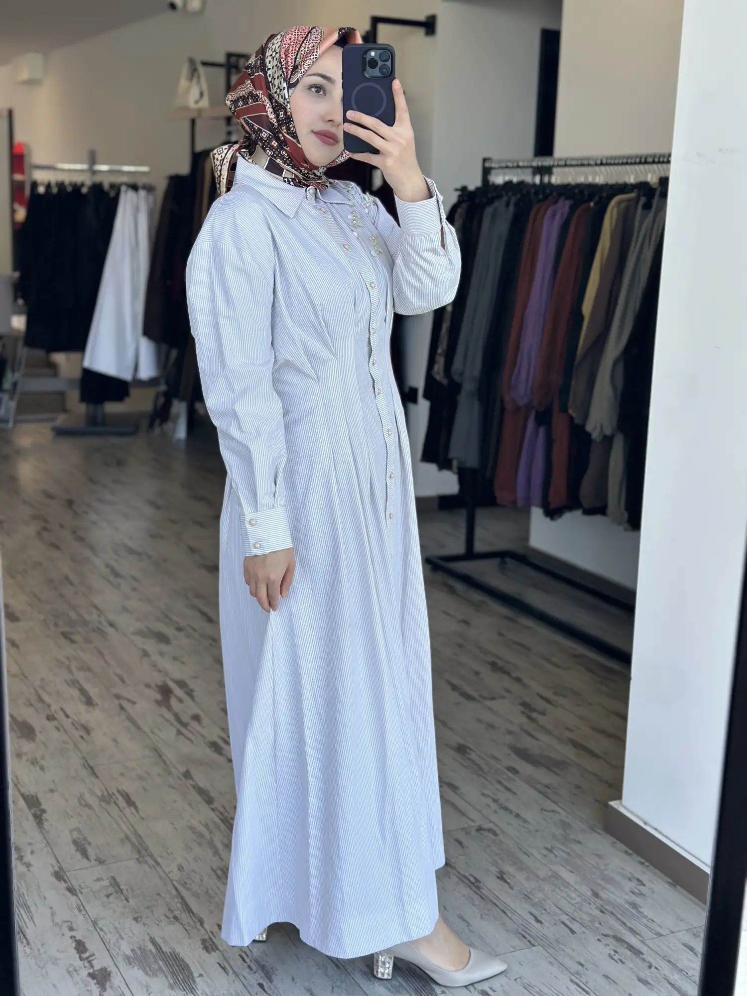 Clande Çizgili Payet Detaylı Gömlek Elbise