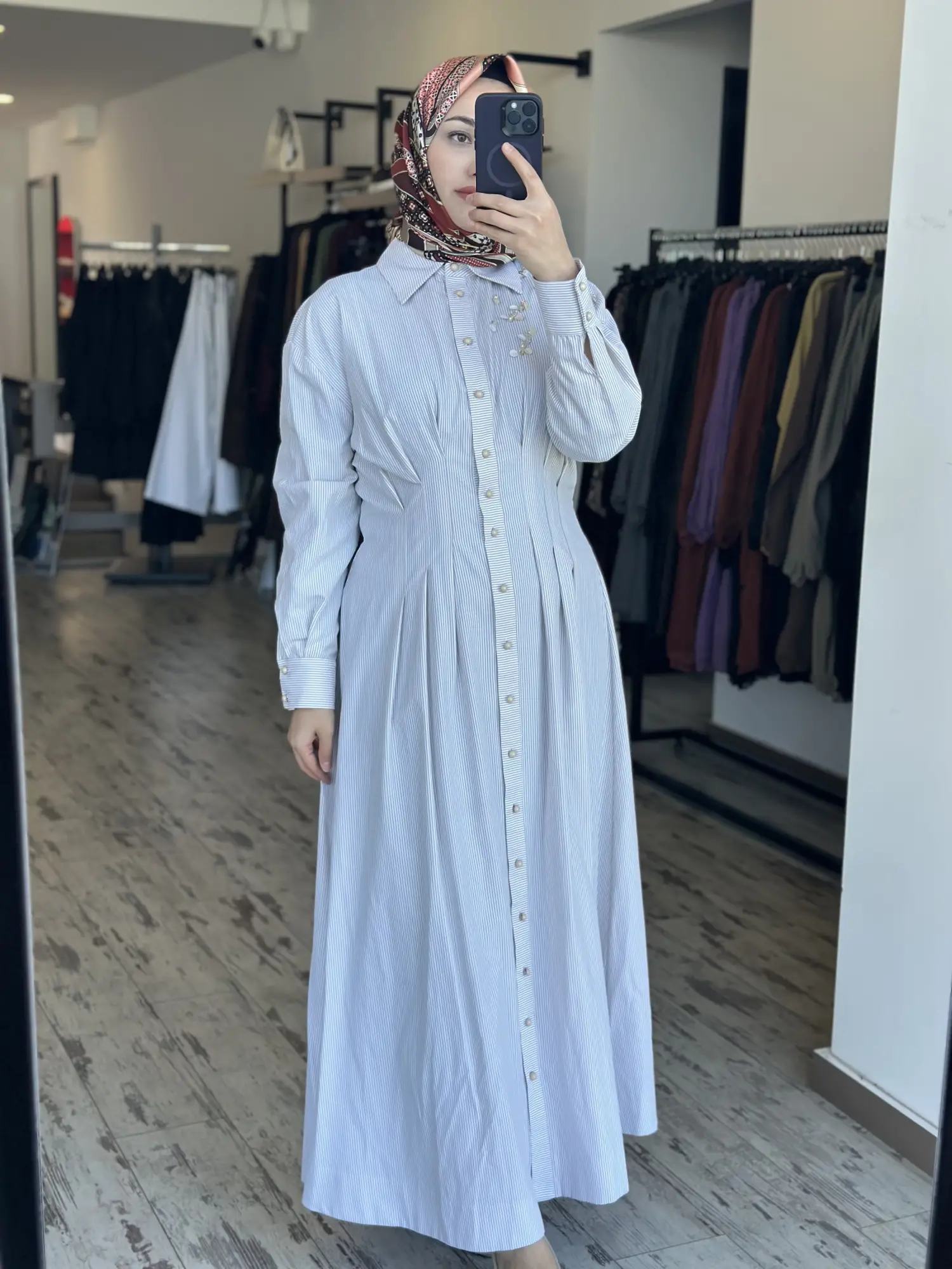 Clande Çizgili Payet Detaylı Gömlek Elbise