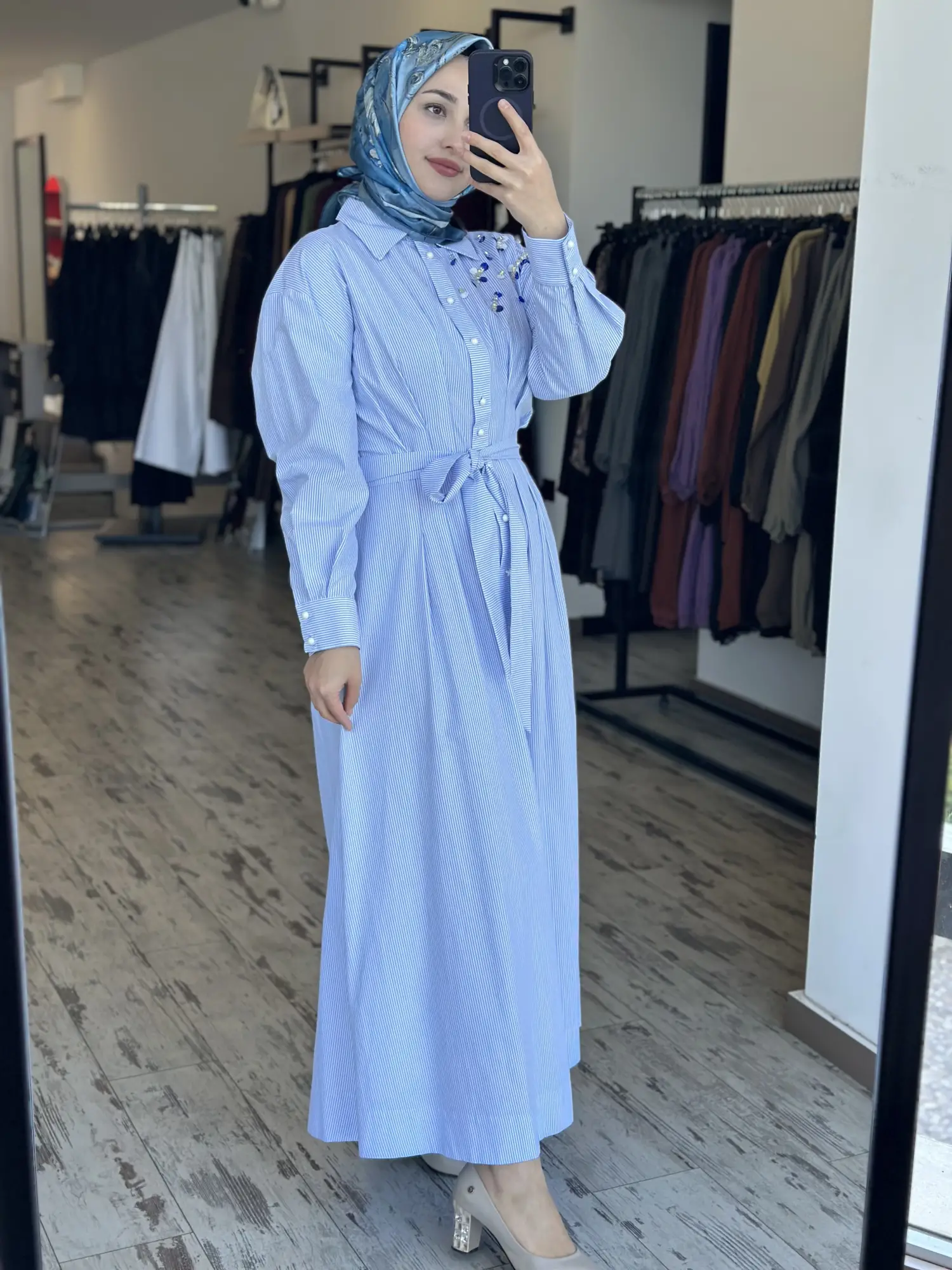 Clande Çizgili Payet Detaylı Gömlek Elbise