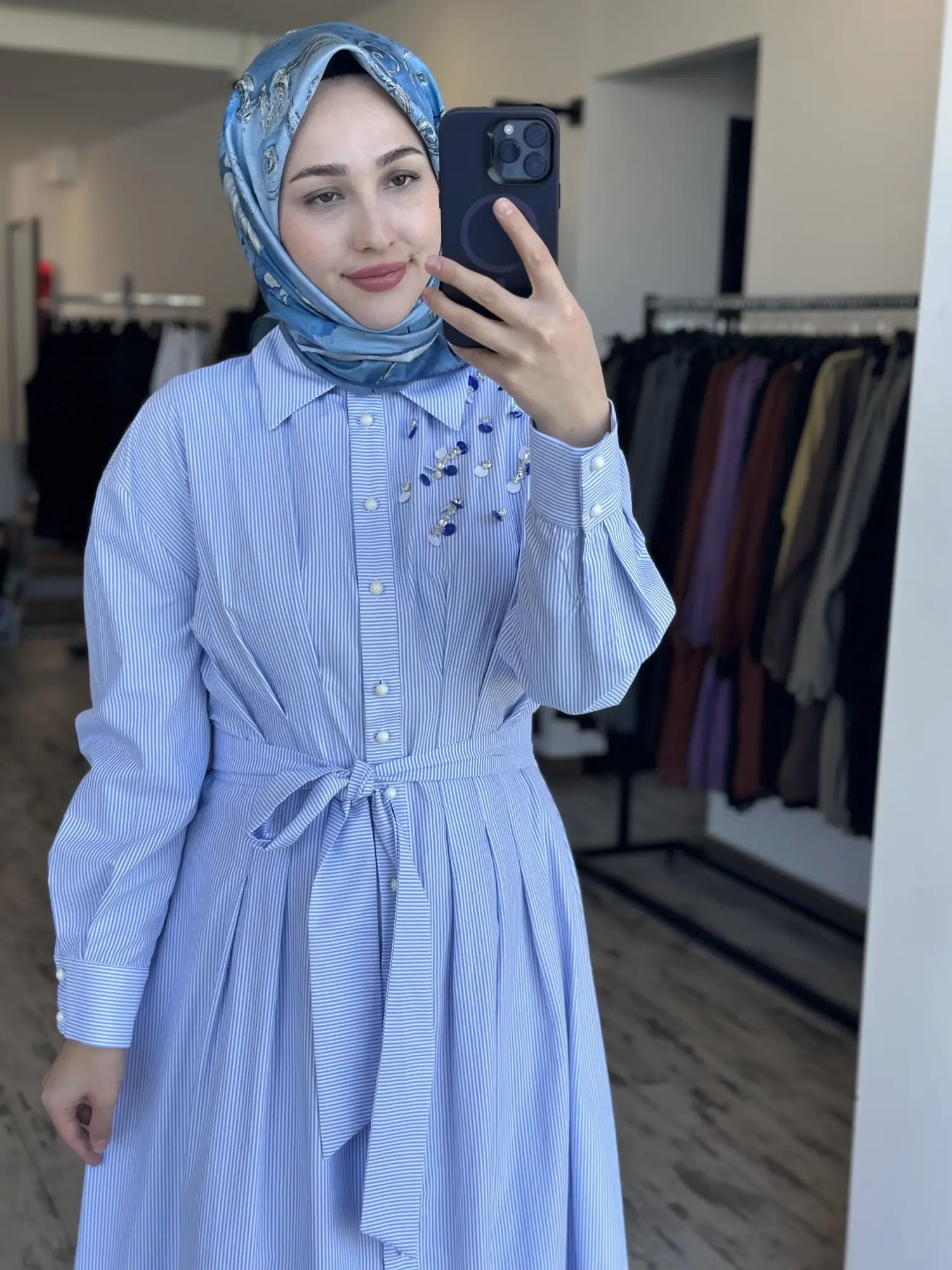 Clande Çizgili Payet Detaylı Gömlek Elbise