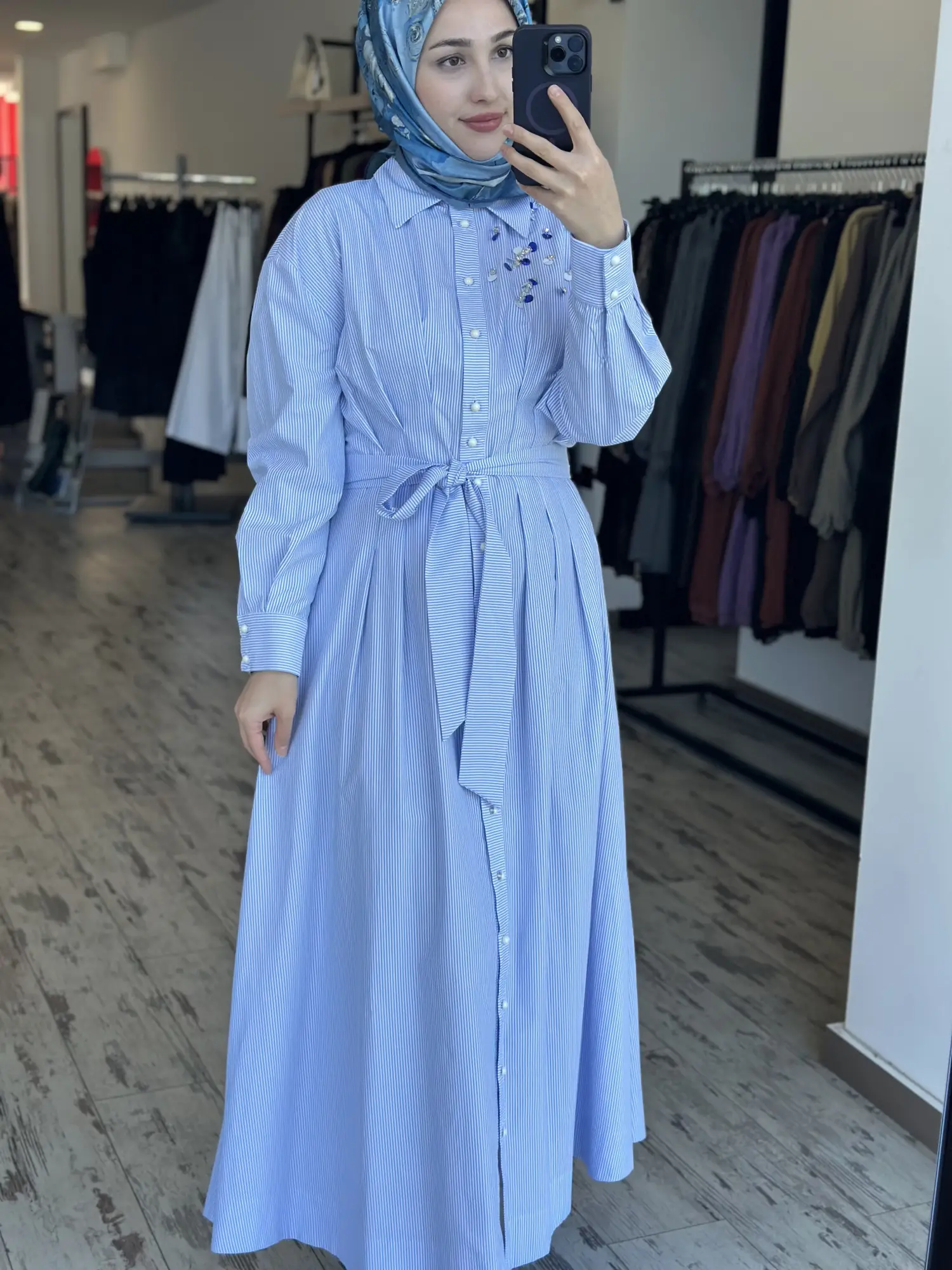 Clande Çizgili Payet Detaylı Gömlek Elbise