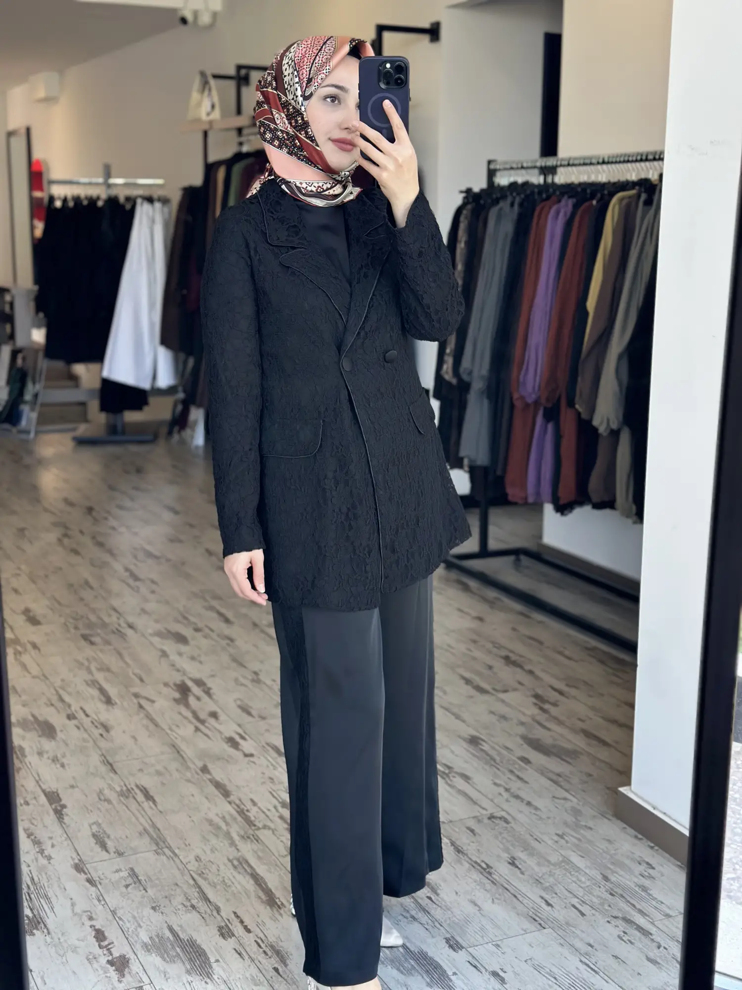 Zems Güpür Saten Komlinli 3 lü Şık Pantolonlu Takım 2T072