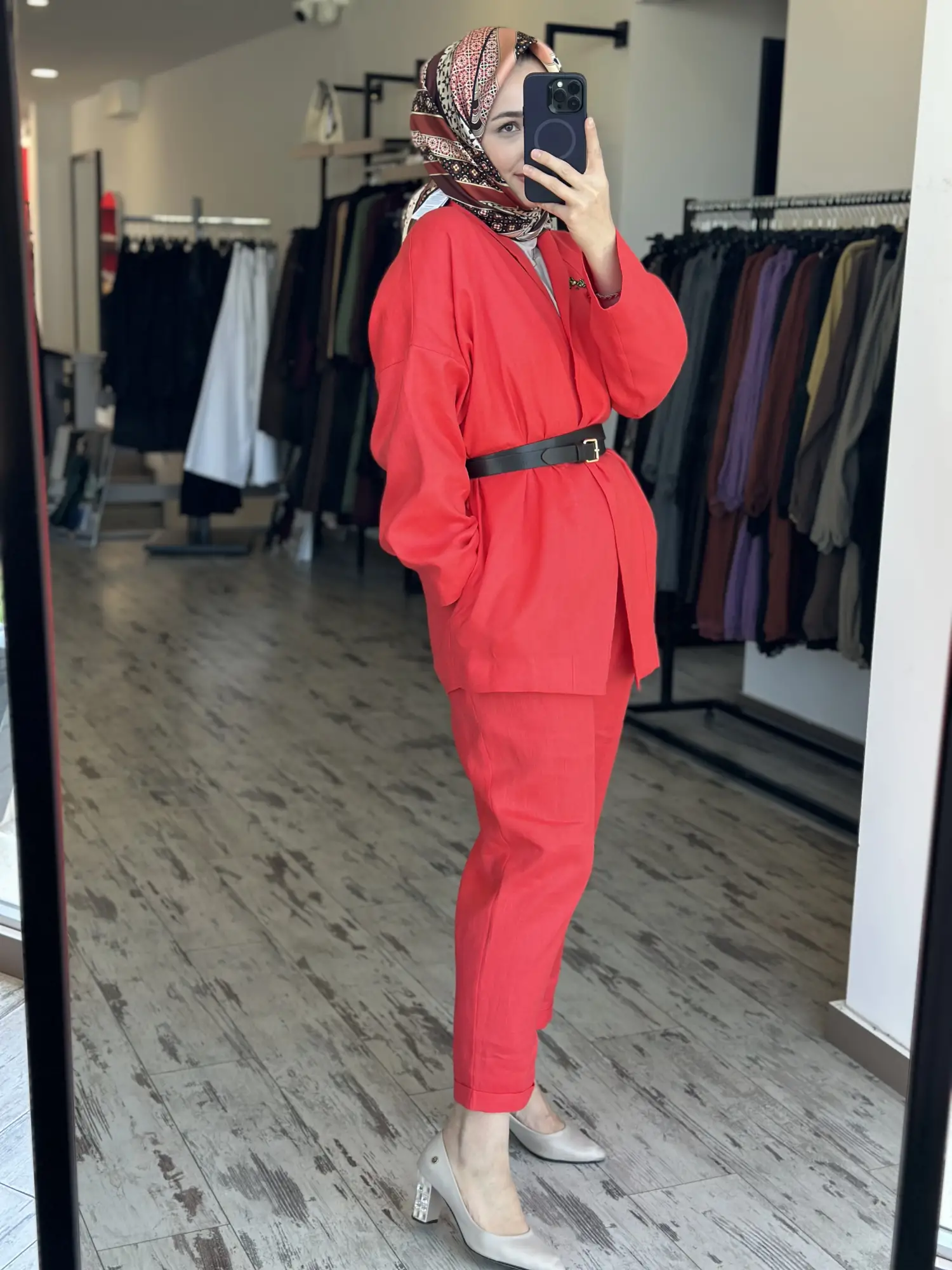 Vuu Broş Detaylı Kemerli Keten Ceket Pantolon Takım