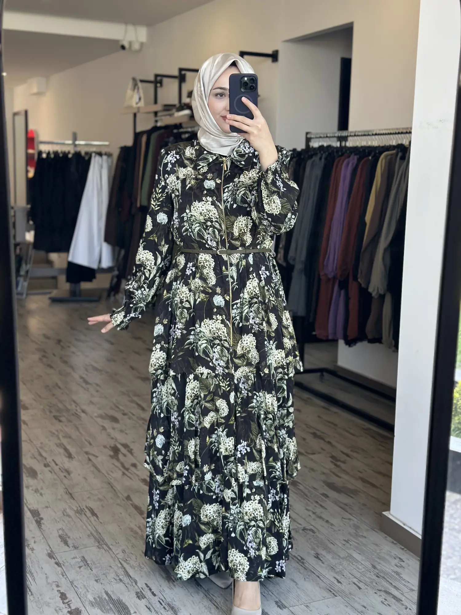 Vuu Çiçek Desenli Fermuar Detaylı Katlı Elbise