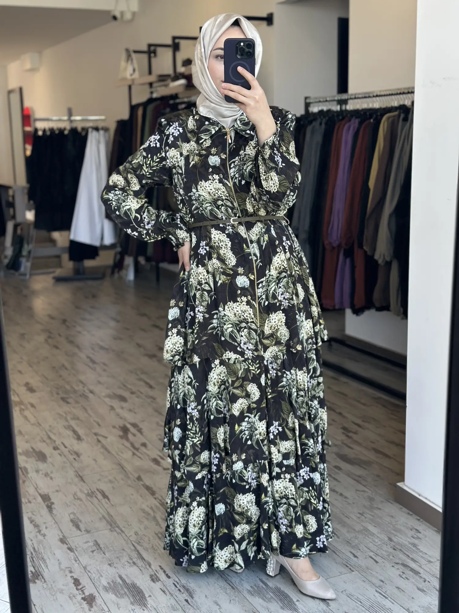 Vuu Çiçek Desenli Fermuar Detaylı Katlı Elbise