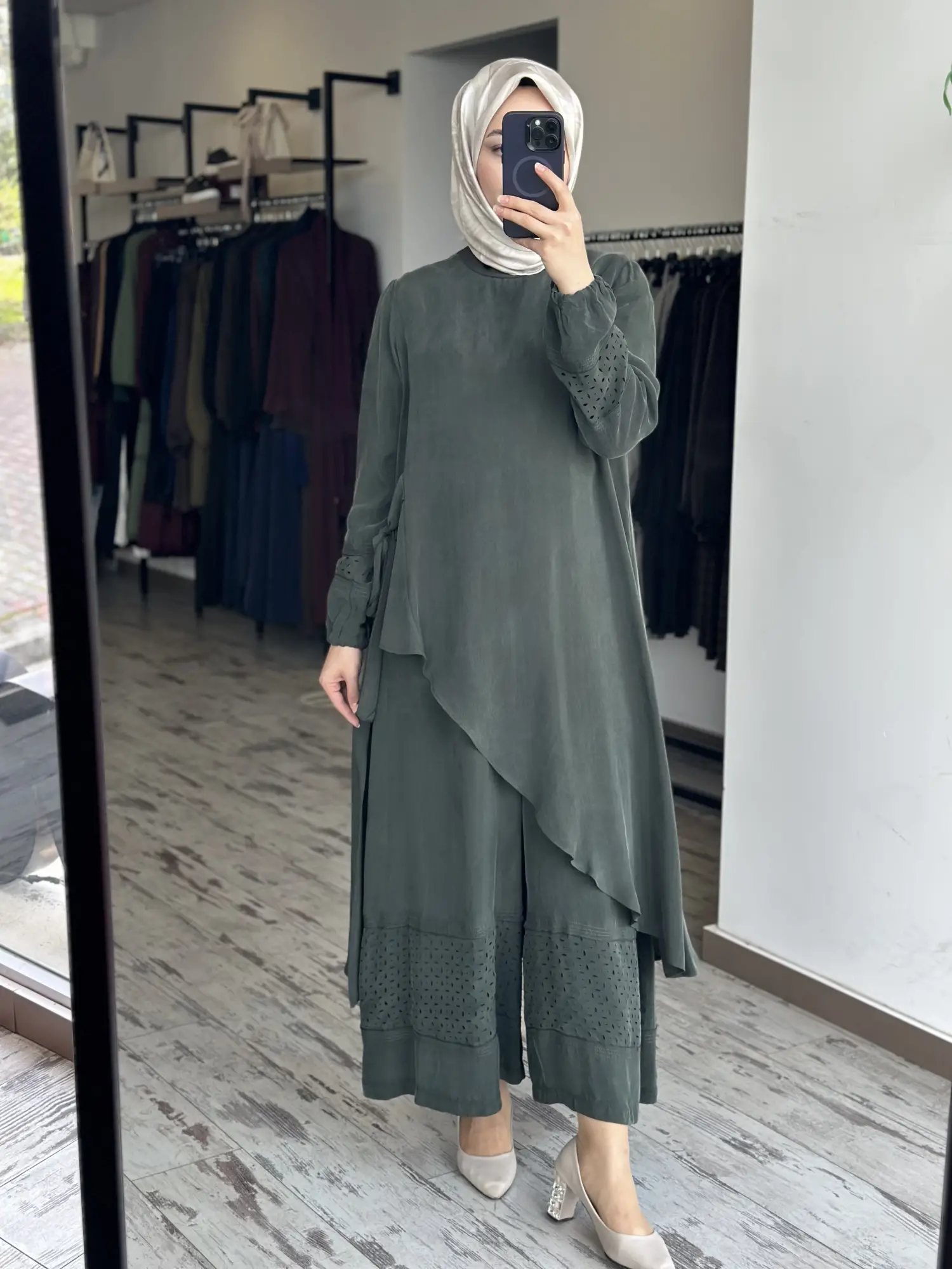 Misswhence Lazer Kesim Detaylı Asimetrik Cupra İpek Tunik Pantolon Takım 39003