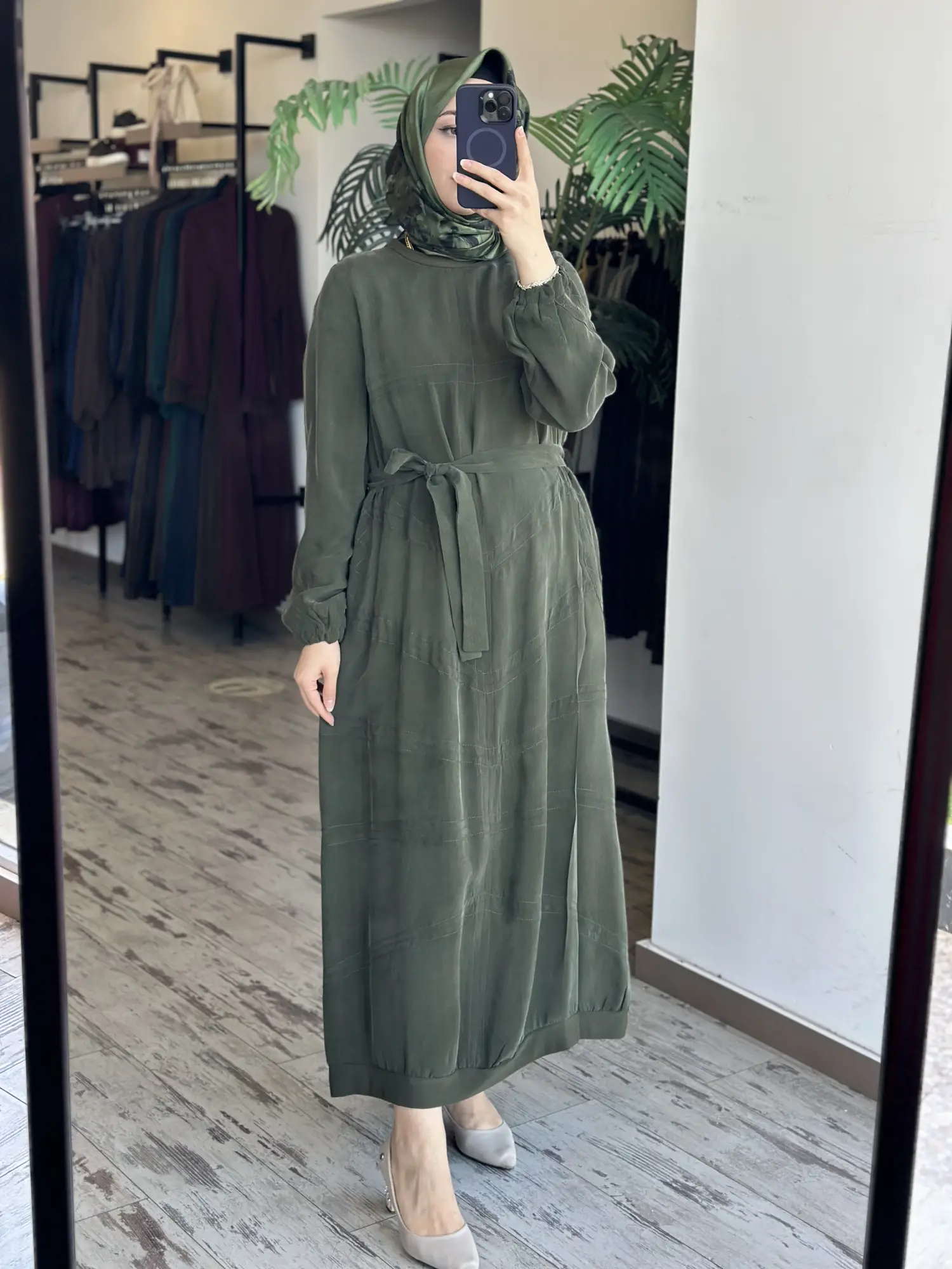 Misswhence Spor Dikiş Detaylı Cupra İpek Elbise 39800