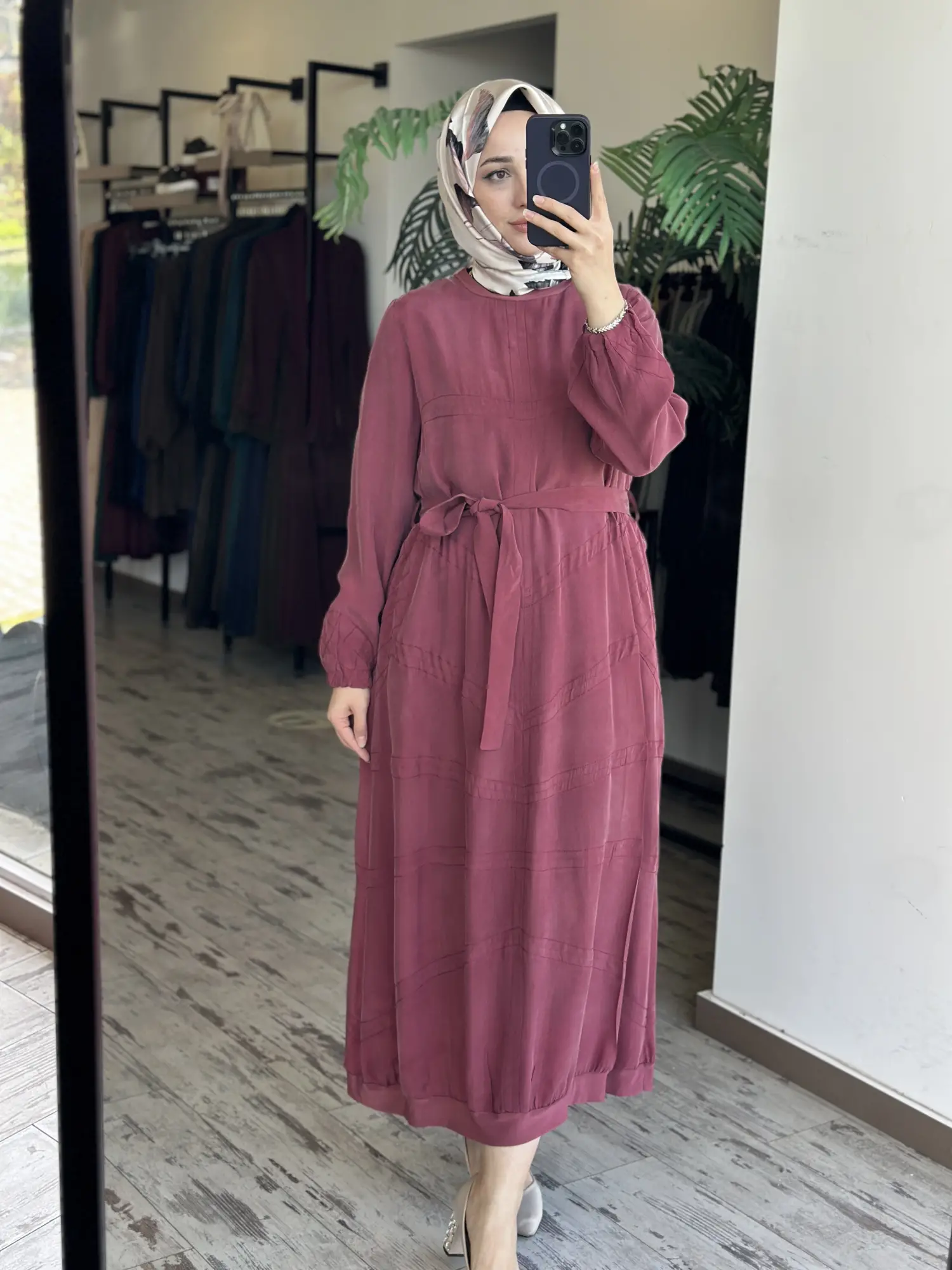 Misswhence Spor Dikiş Detaylı Cupra İpek Elbise 39800