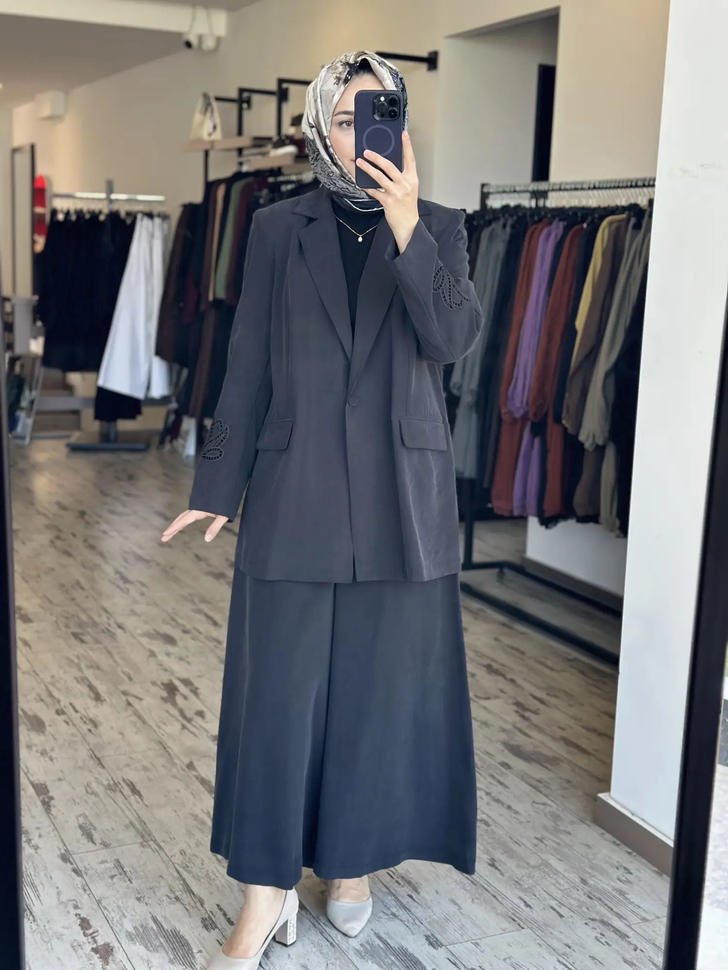 Kahma Sırtı ve Kolları Lazer Kesimli Ceket Pantolon Takım