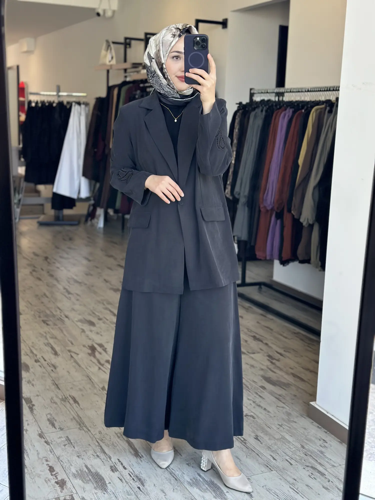 Kahma Sırtı ve Kolları Lazer Kesimli Ceket Pantolon Takım