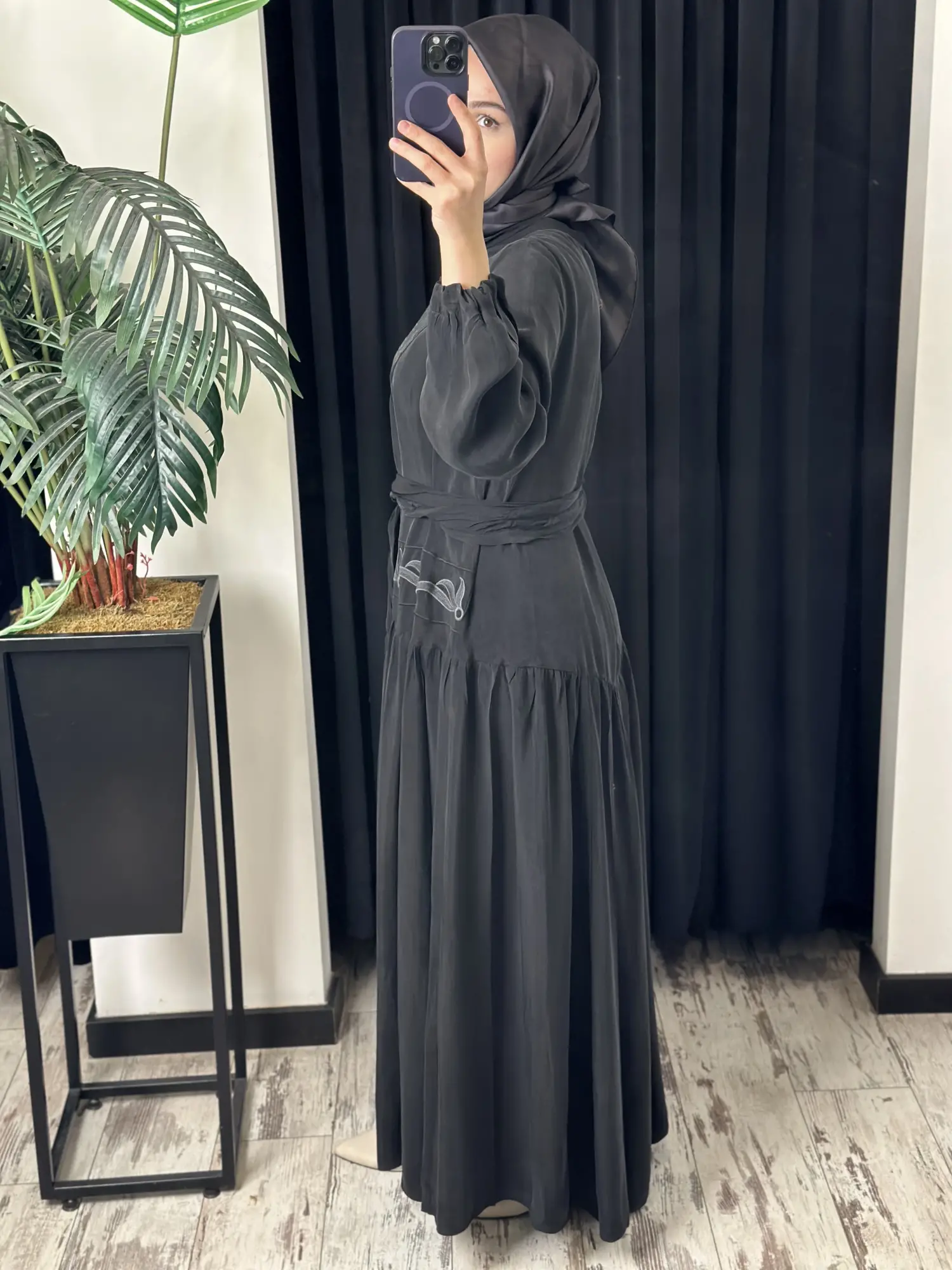 Misswhence  Nakış Detaylı Şal Aksesuarlı Cupra İpek Elbise 39820