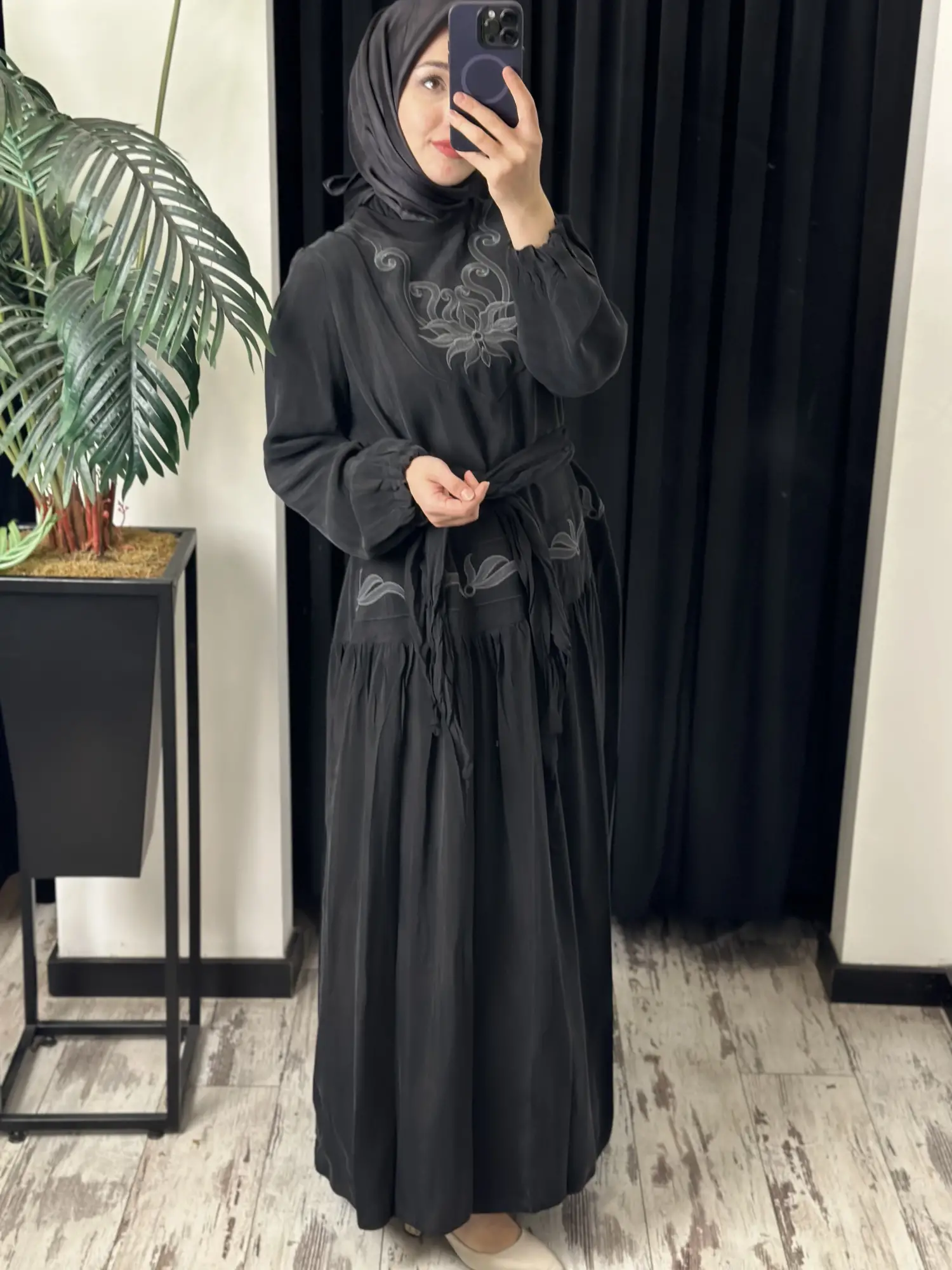 Misswhence  Nakış Detaylı Şal Aksesuarlı Cupra İpek Elbise 39820