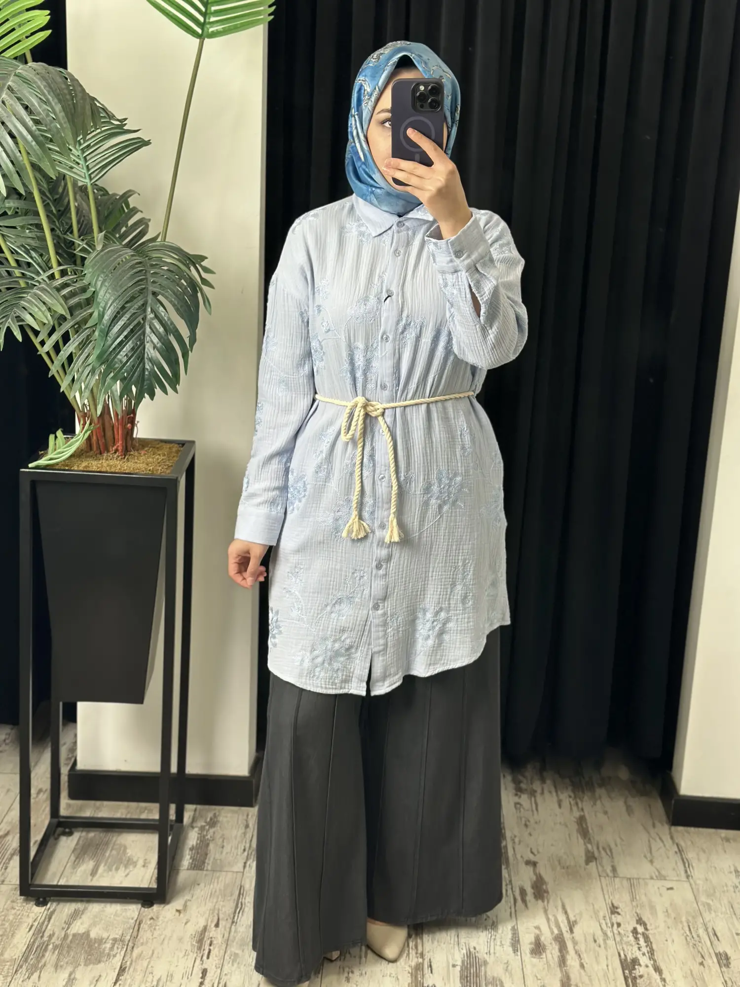 Kayra Nakış Ve Kemer Detaylı Gömlek KA21063