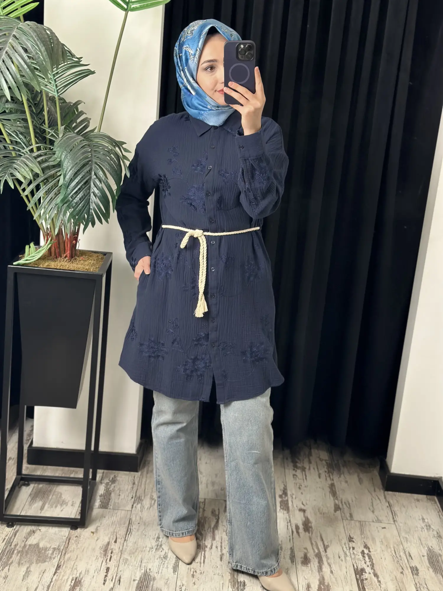 Kayra Nakış Ve Kemer Detaylı Gömlek KA21063