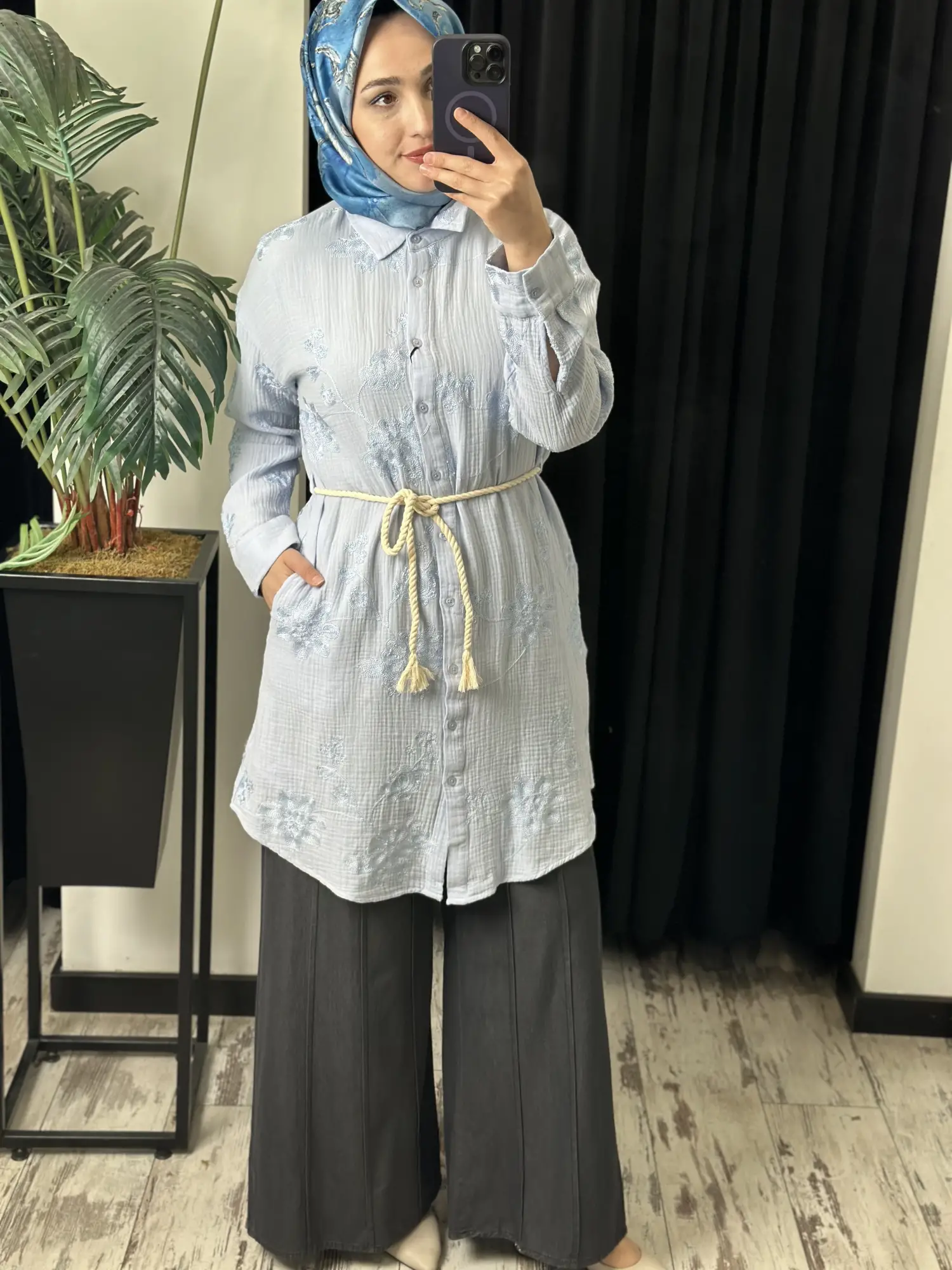 Kayra Nakış Ve Kemer Detaylı Gömlek KA21063