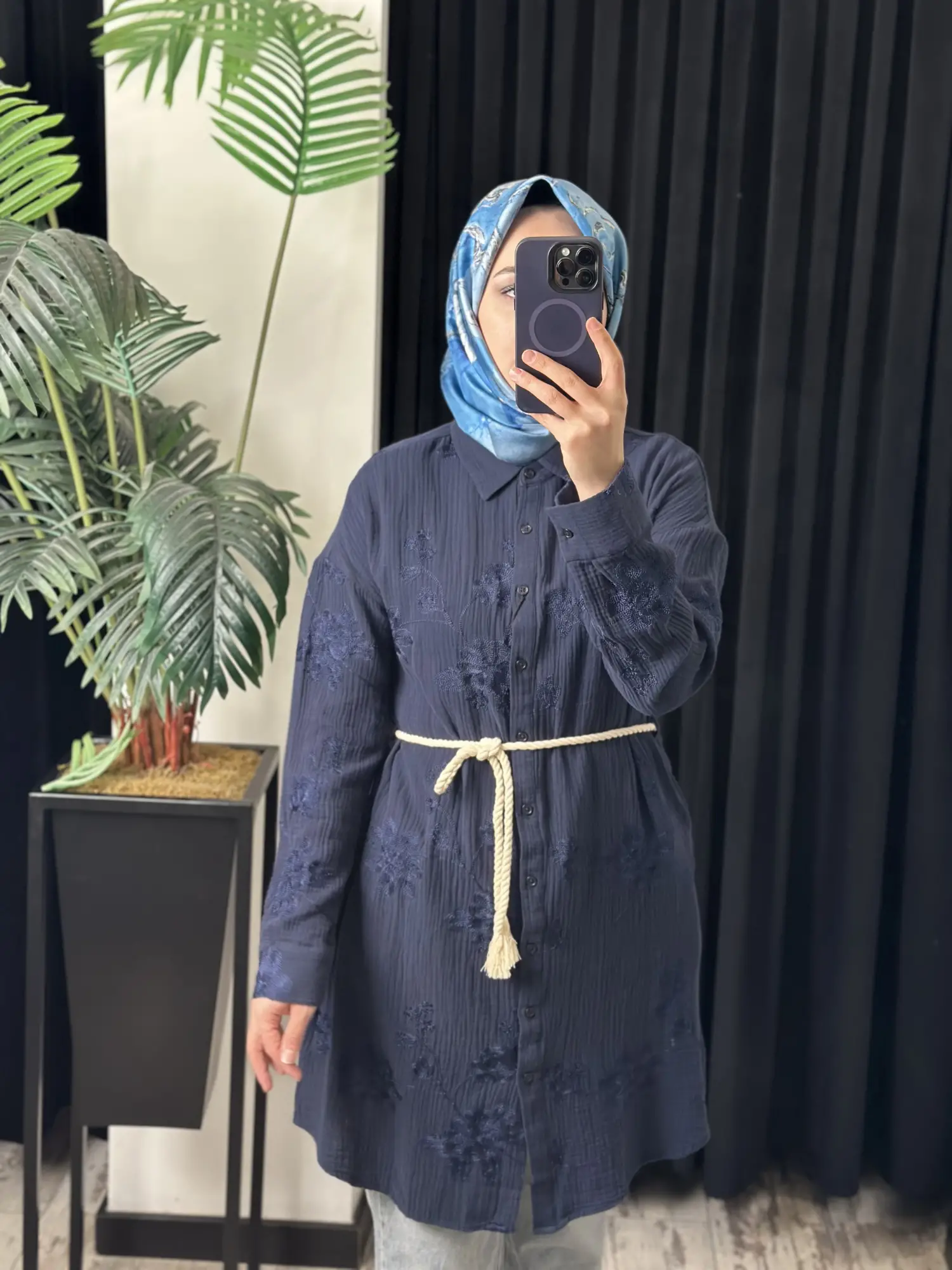 Kayra Nakış Ve Kemer Detaylı Gömlek KA21063