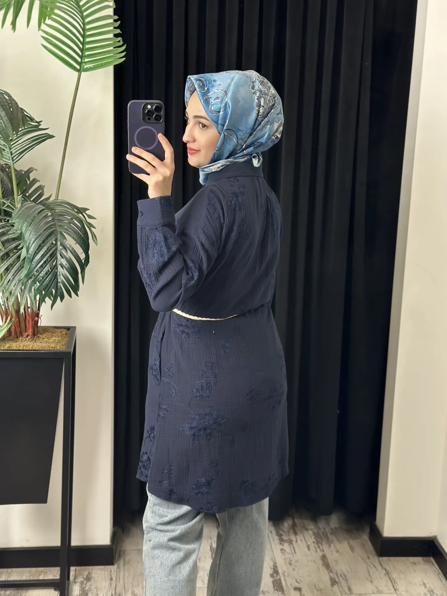 Kayra Nakış Ve Kemer Detaylı Gömlek KA21063