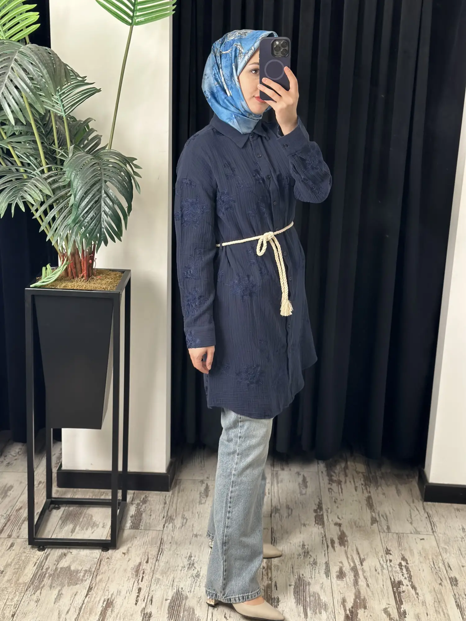 Kayra Nakış Ve Kemer Detaylı Gömlek KA21063