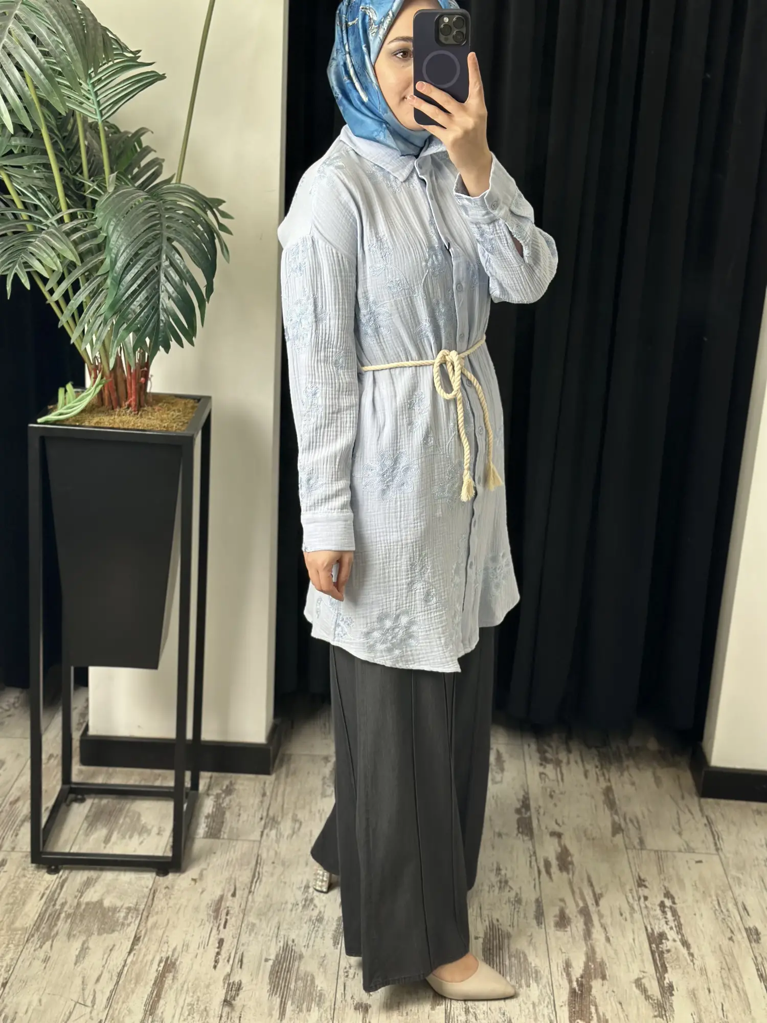 Kayra Nakış Ve Kemer Detaylı Gömlek KA21063