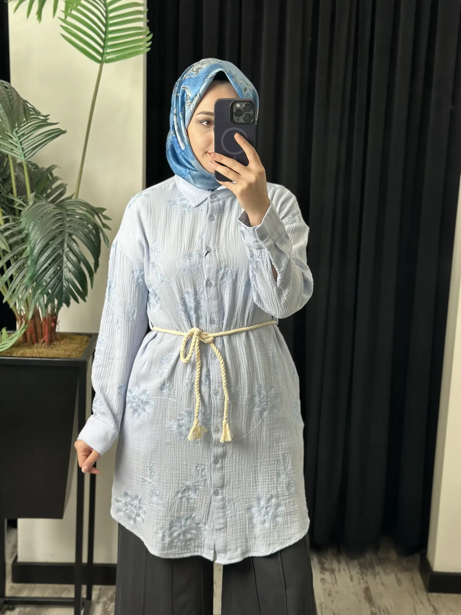 Kayra Nakış Ve Kemer Detaylı Gömlek KA21063