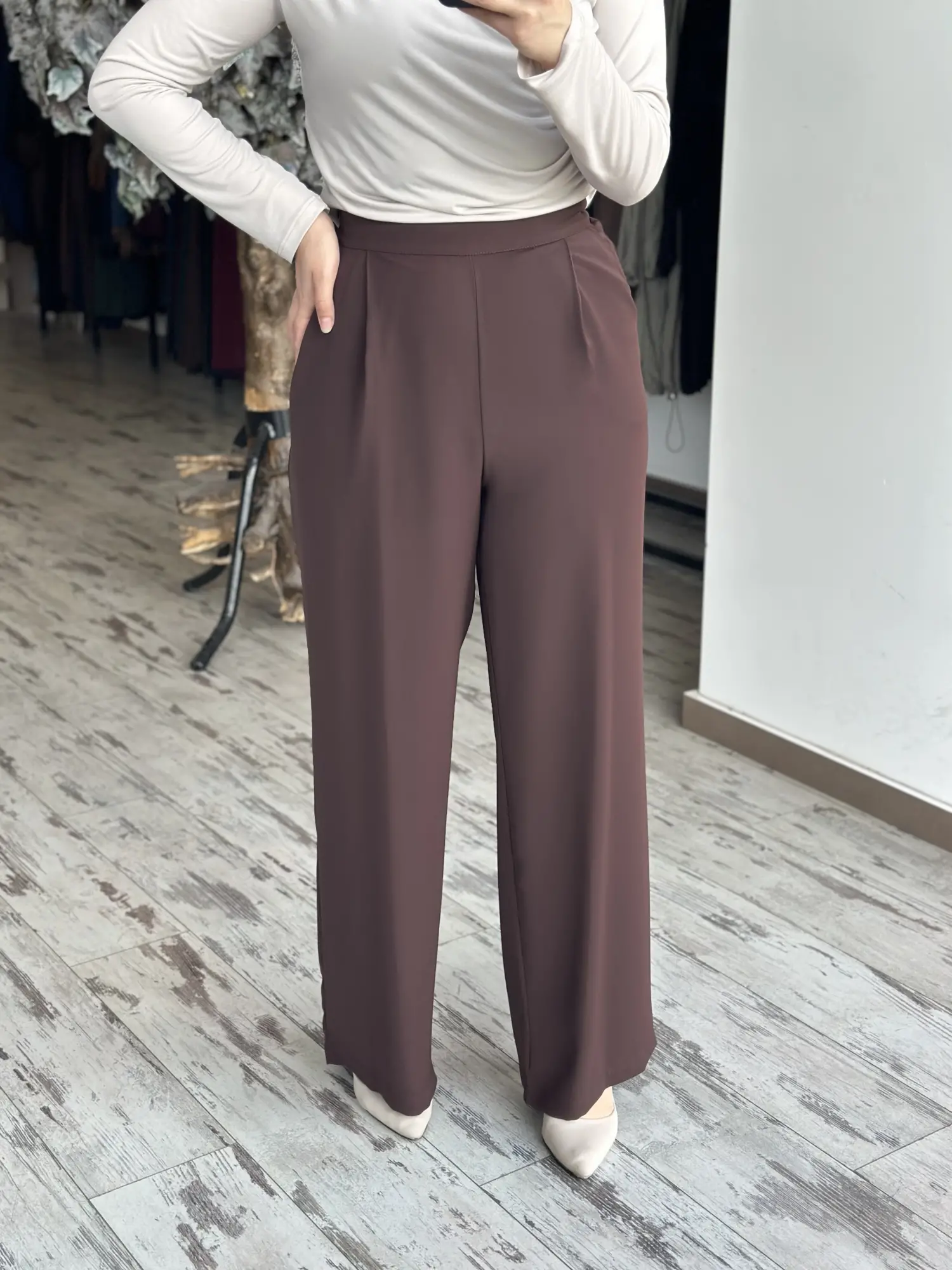 Clande Pens Detaylı Bol Paça Pantolon