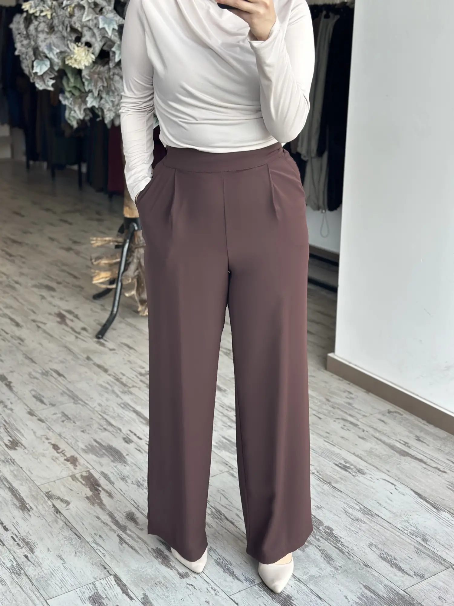 Clande Pens Detaylı Bol Paça Pantolon