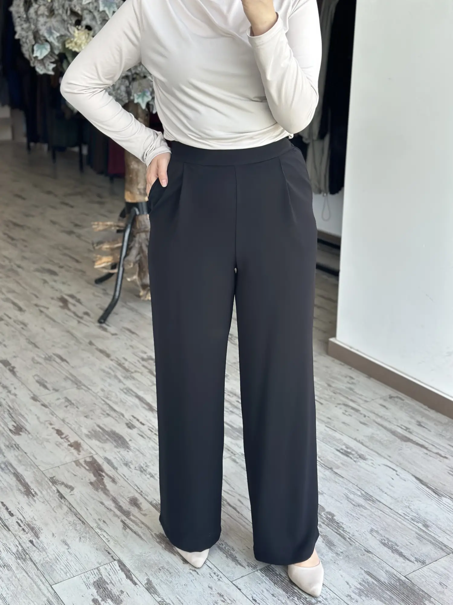 Clande Pens Detaylı Bol Paça Pantolon