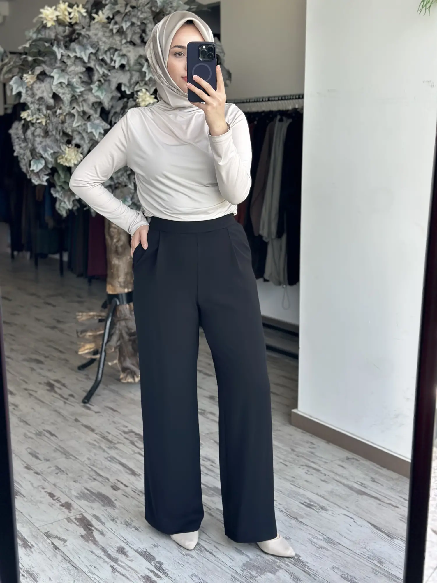 Clande Pens Detaylı Bol Paça Pantolon