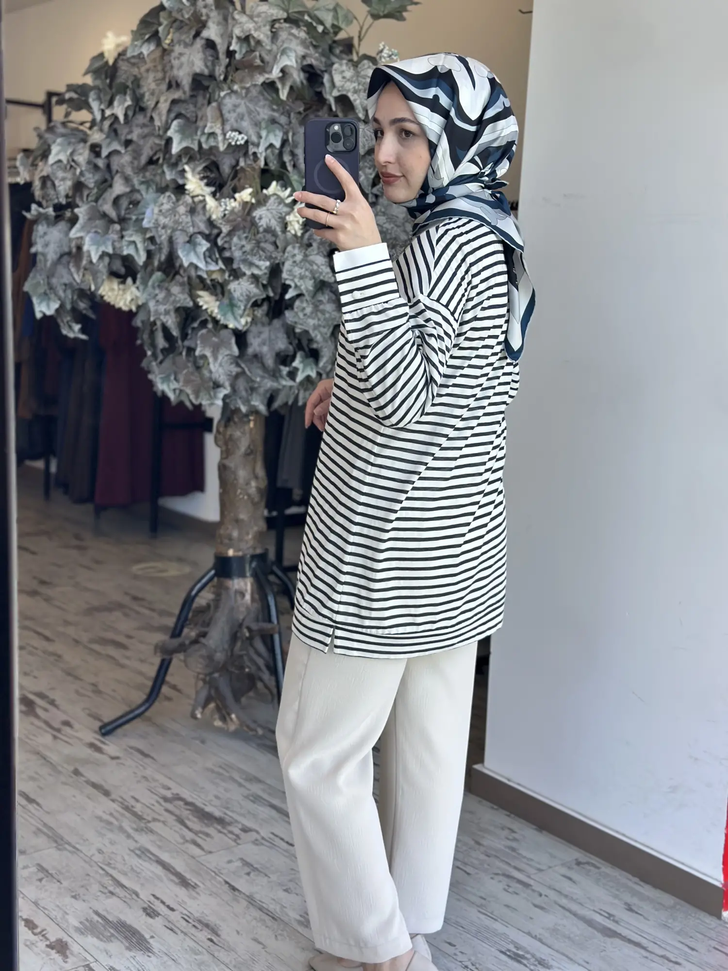 Kayra Çizgili Basic Çiçek Motifli Sweatshırt KA70025