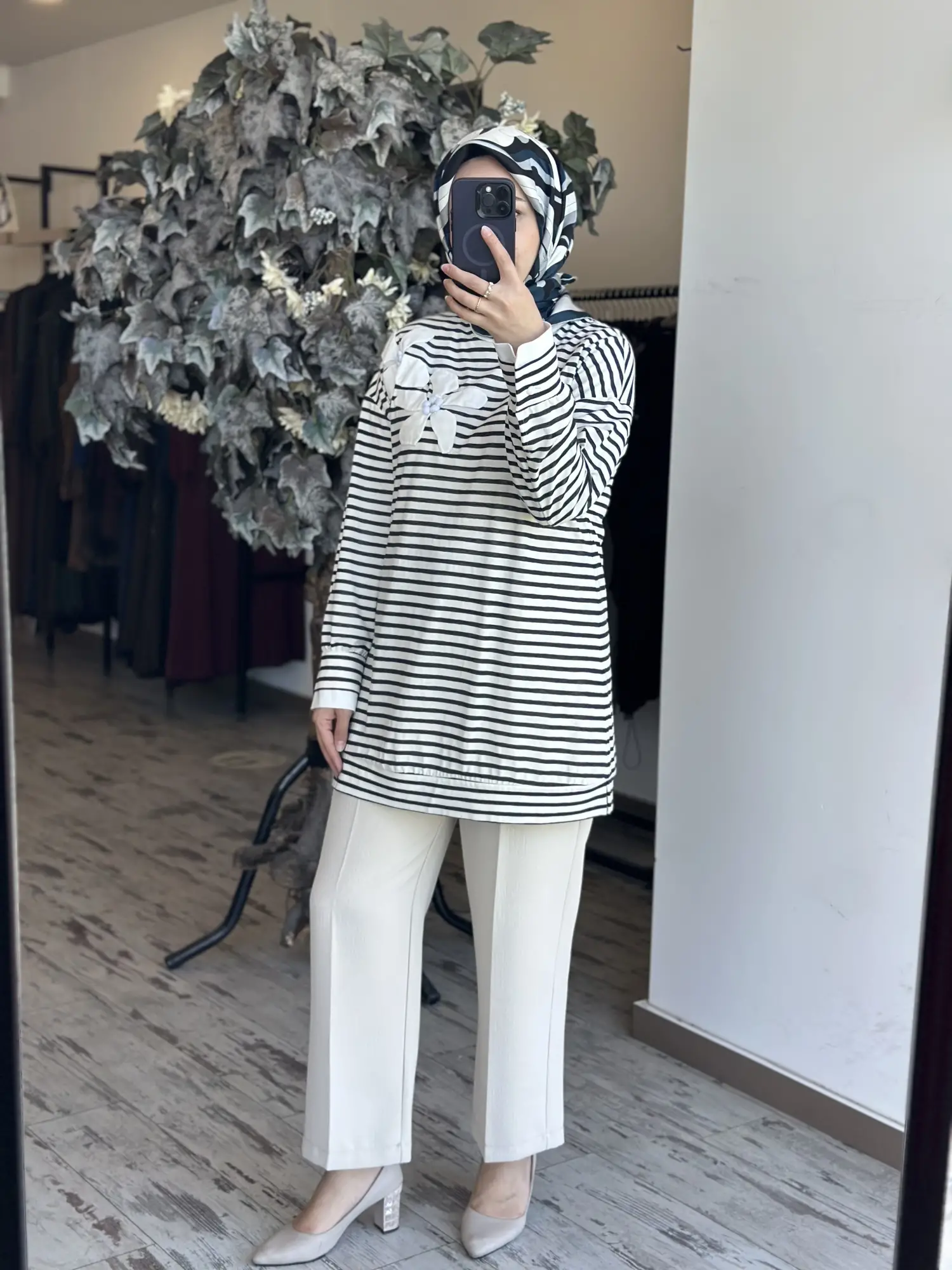 Kayra Çizgili Basic Çiçek Motifli Sweatshırt KA70025