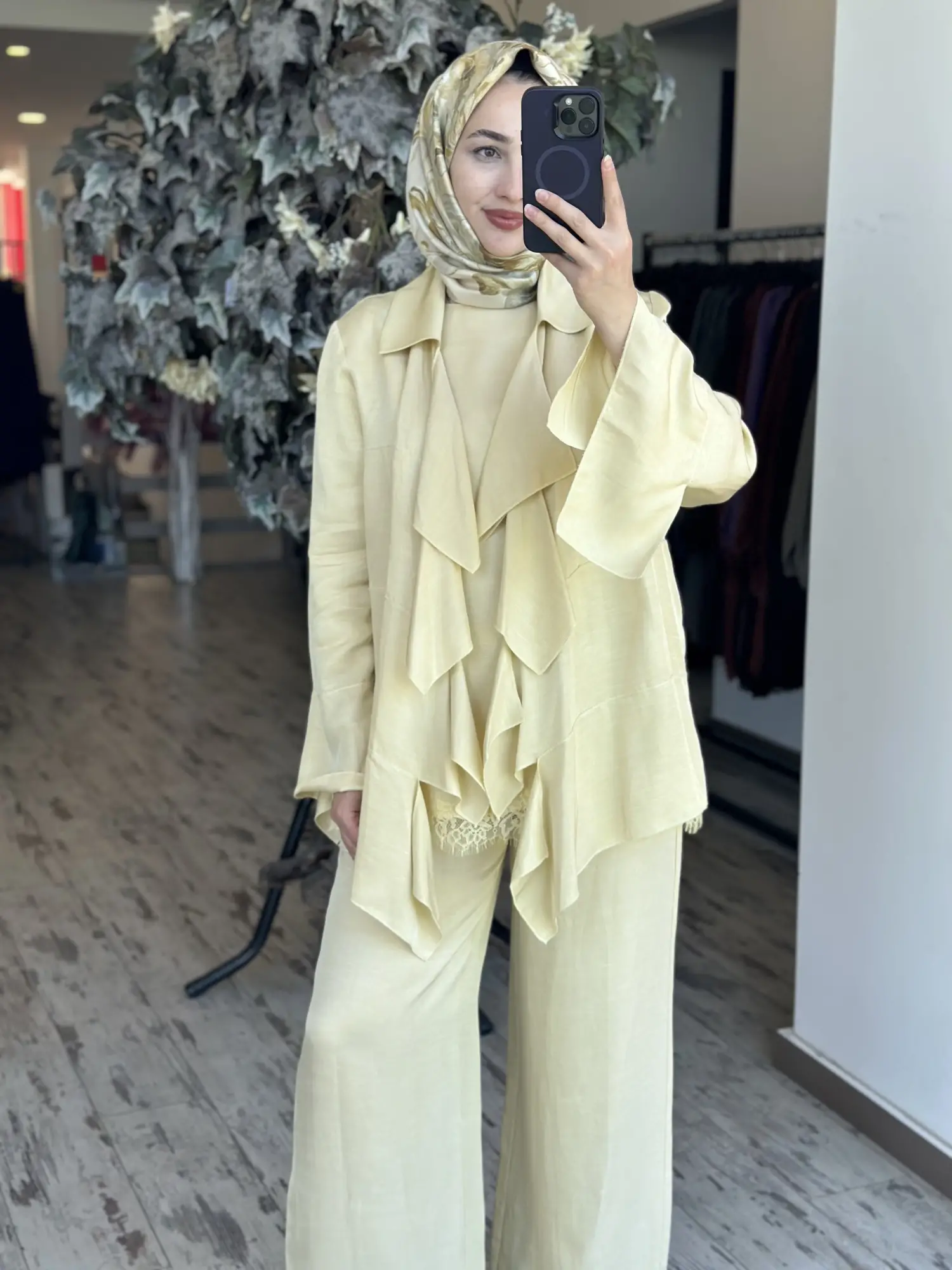 Kahma Güpür Detaylı Bluz Ceket Pantolon Üçlü Takım
