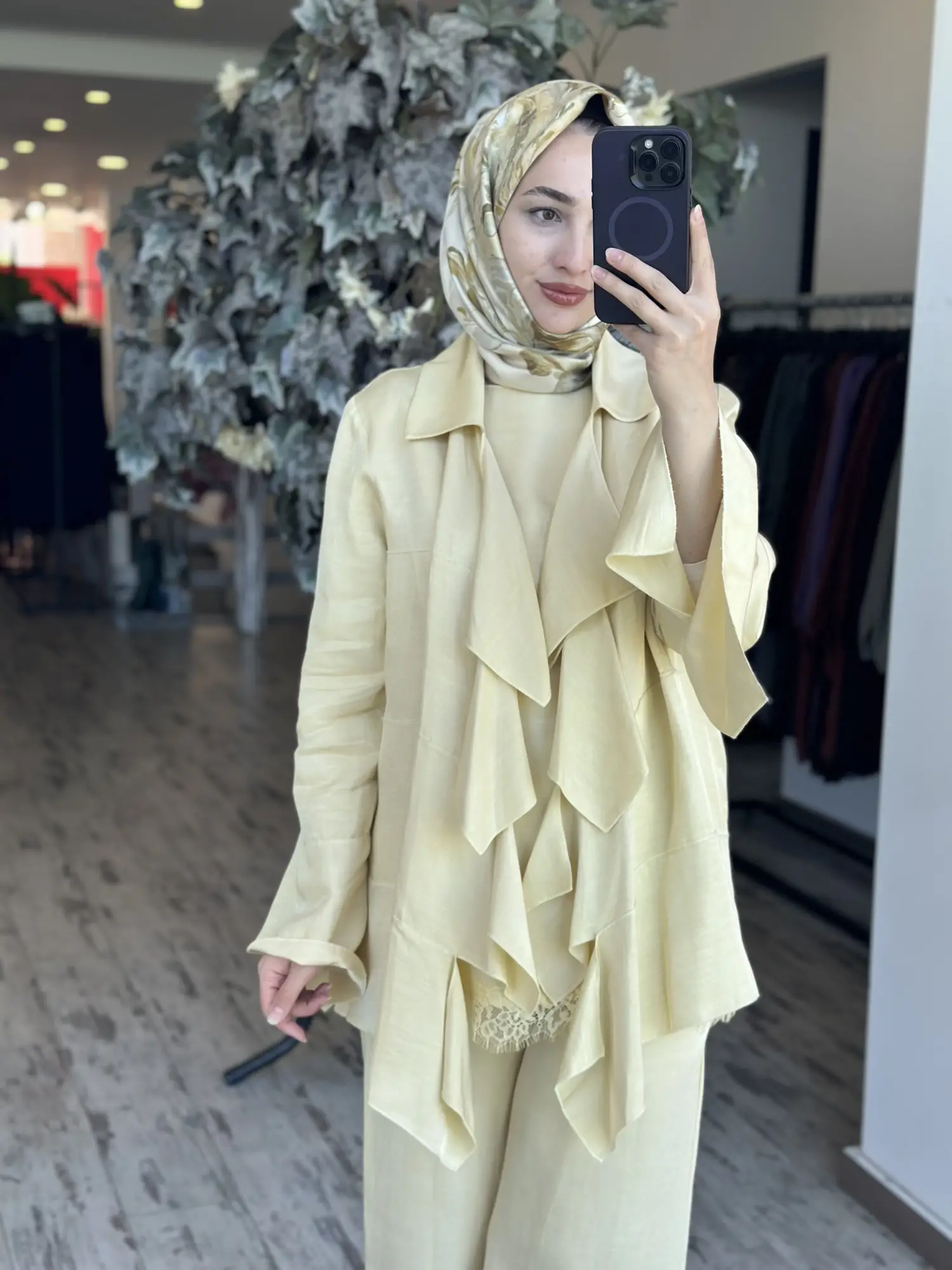 Kahma Güpür Detaylı Bluz Ceket Pantolon Üçlü Takım