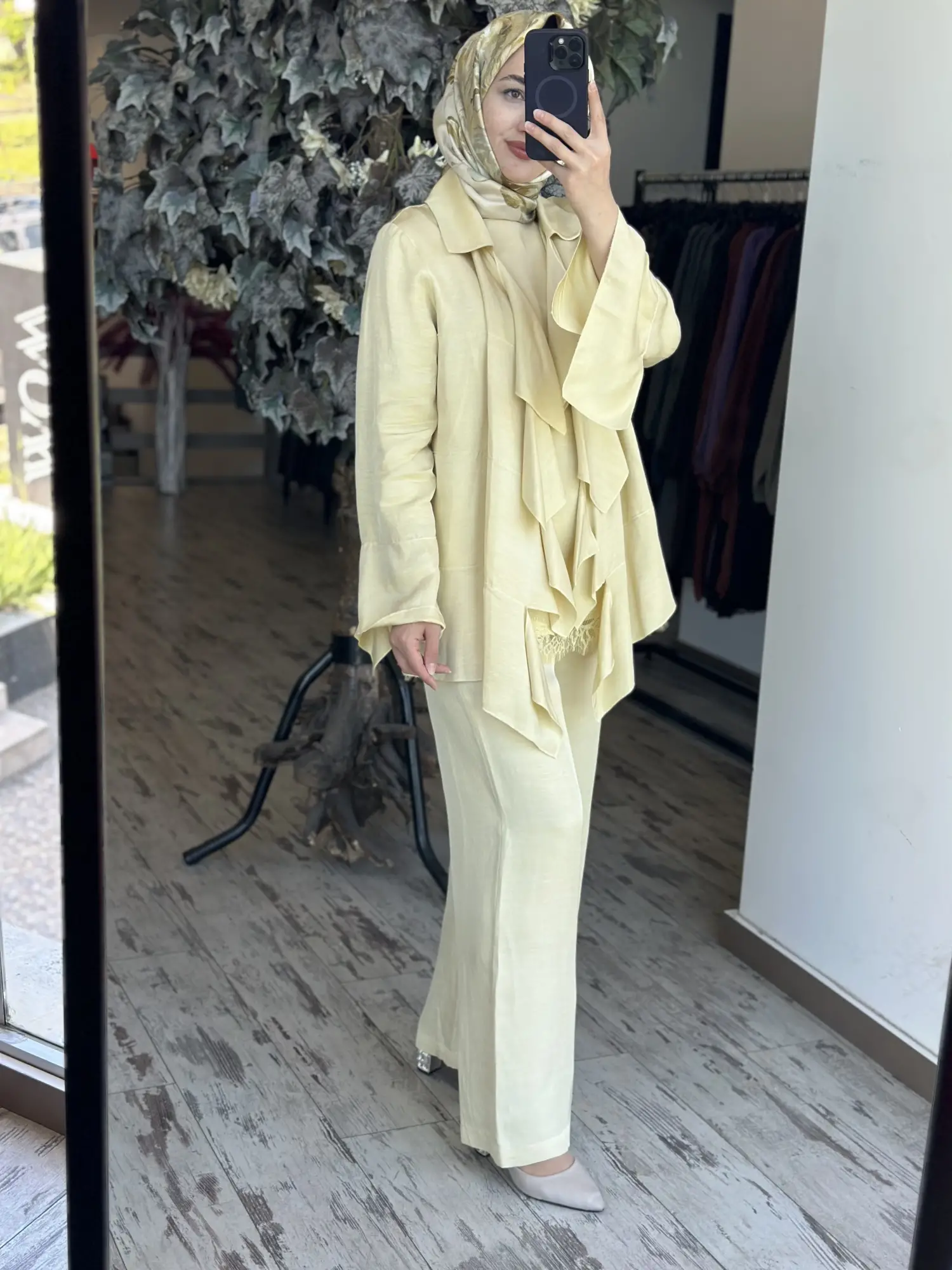 Kahma Güpür Detaylı Bluz Ceket Pantolon Üçlü Takım
