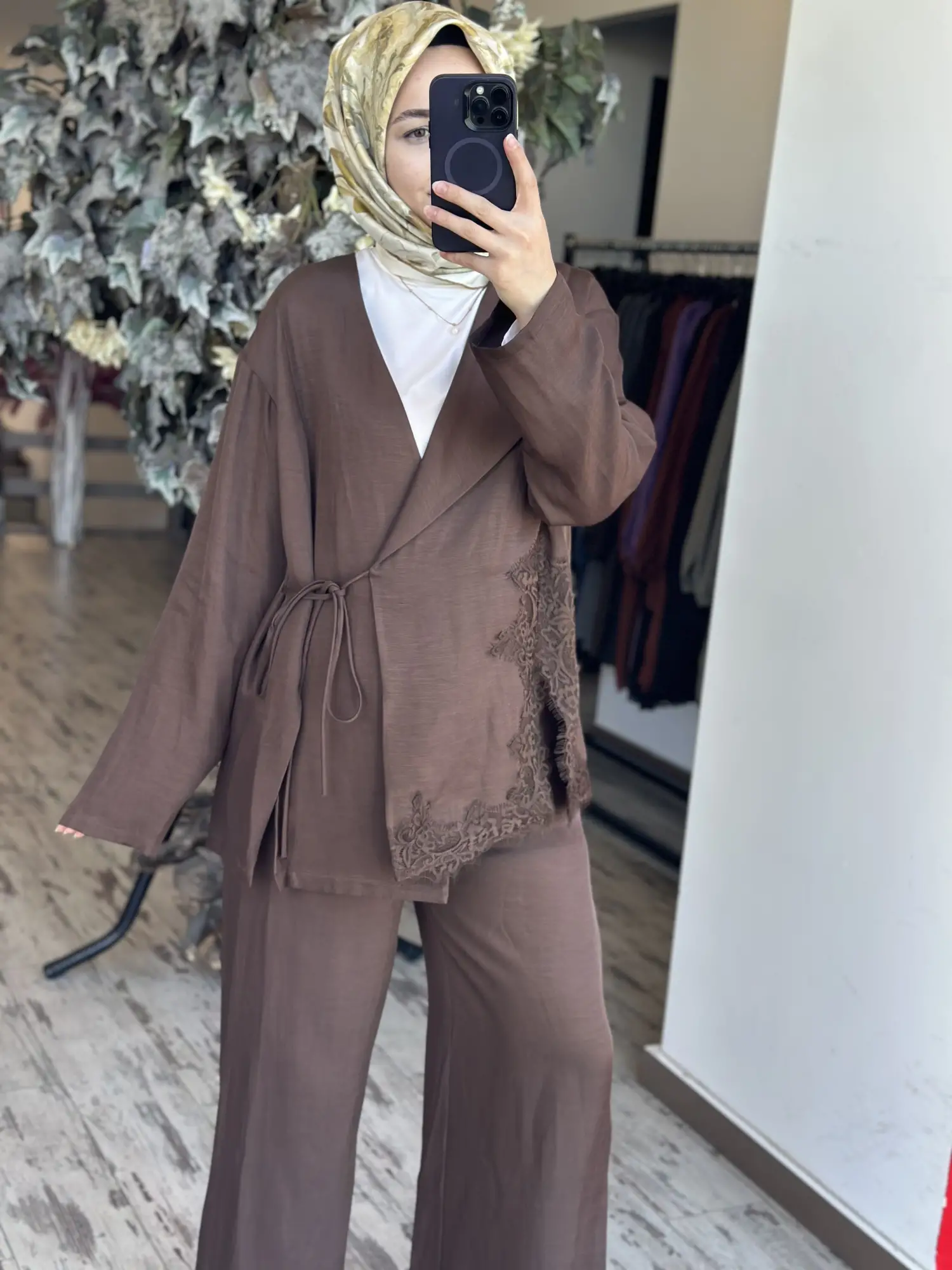 Kahma Güpür Bel Aksesuarlı Ceket Pantolon Üçlü Takım