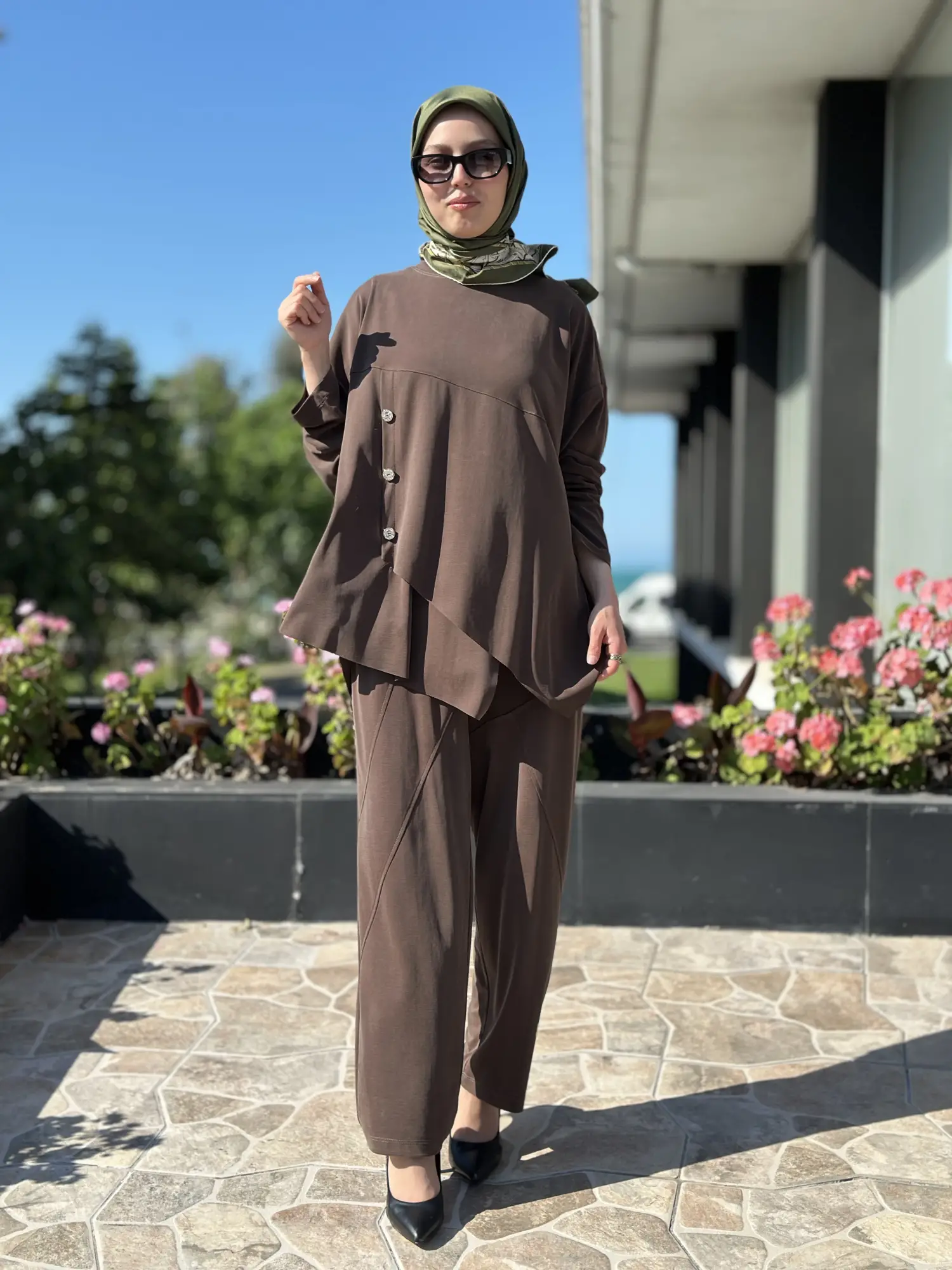 Tığ Triko  Asimetrik Model Kristal Düğme Detaylı Pantolonlu Takım TKM5132