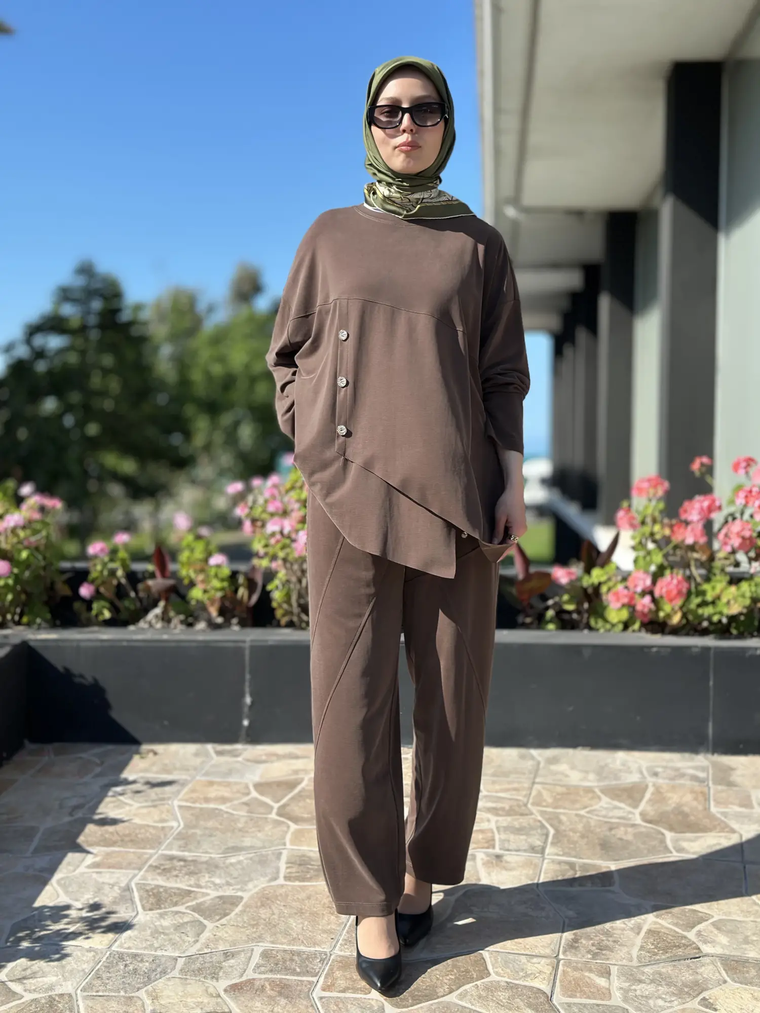 Tığ Triko  Asimetrik Model Kristal Düğme Detaylı Pantolonlu Takım TKM5132