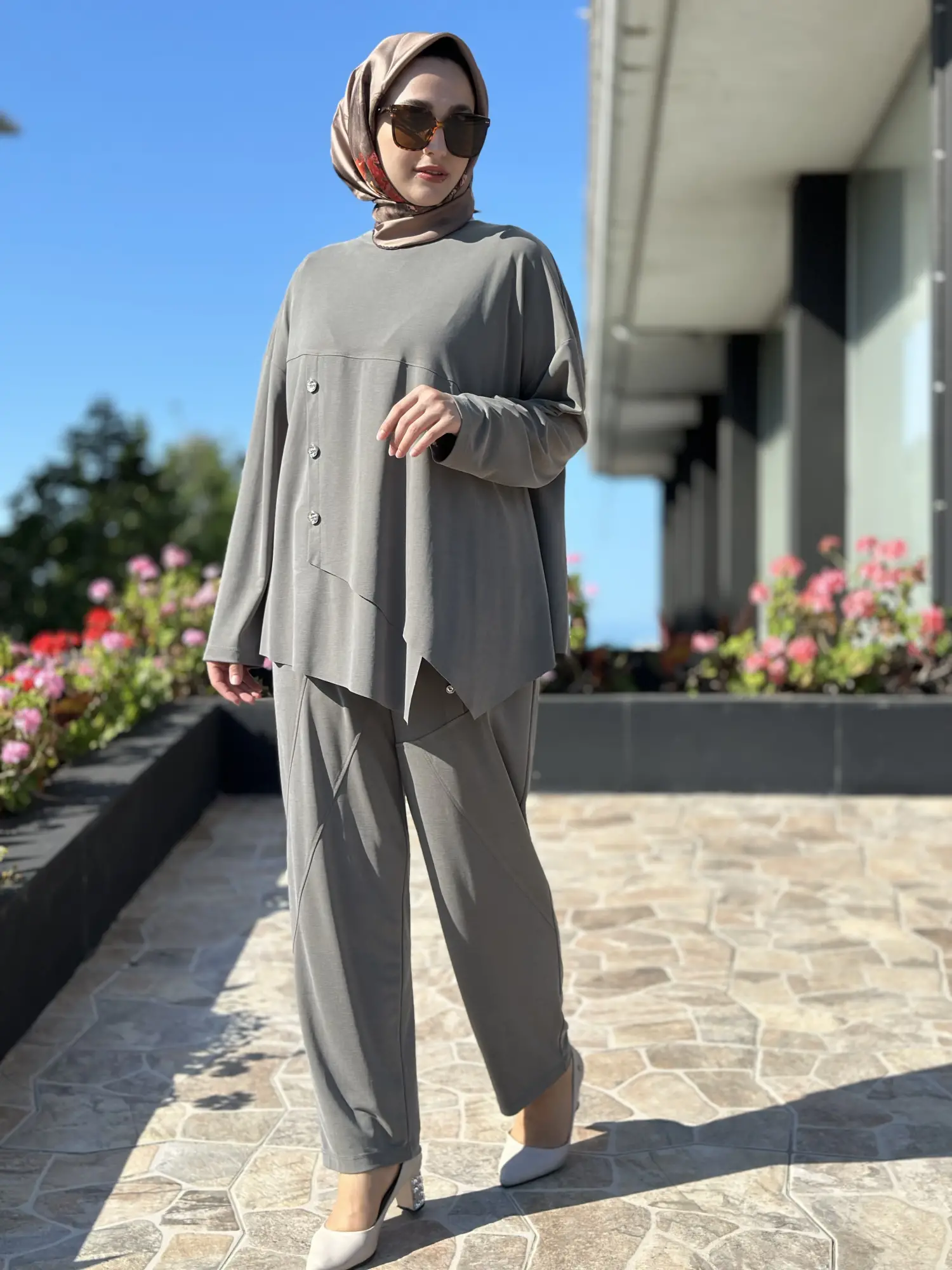 Tığ Triko  Asimetrik Model Kristal Düğme Detaylı Pantolonlu Takım TKM5132