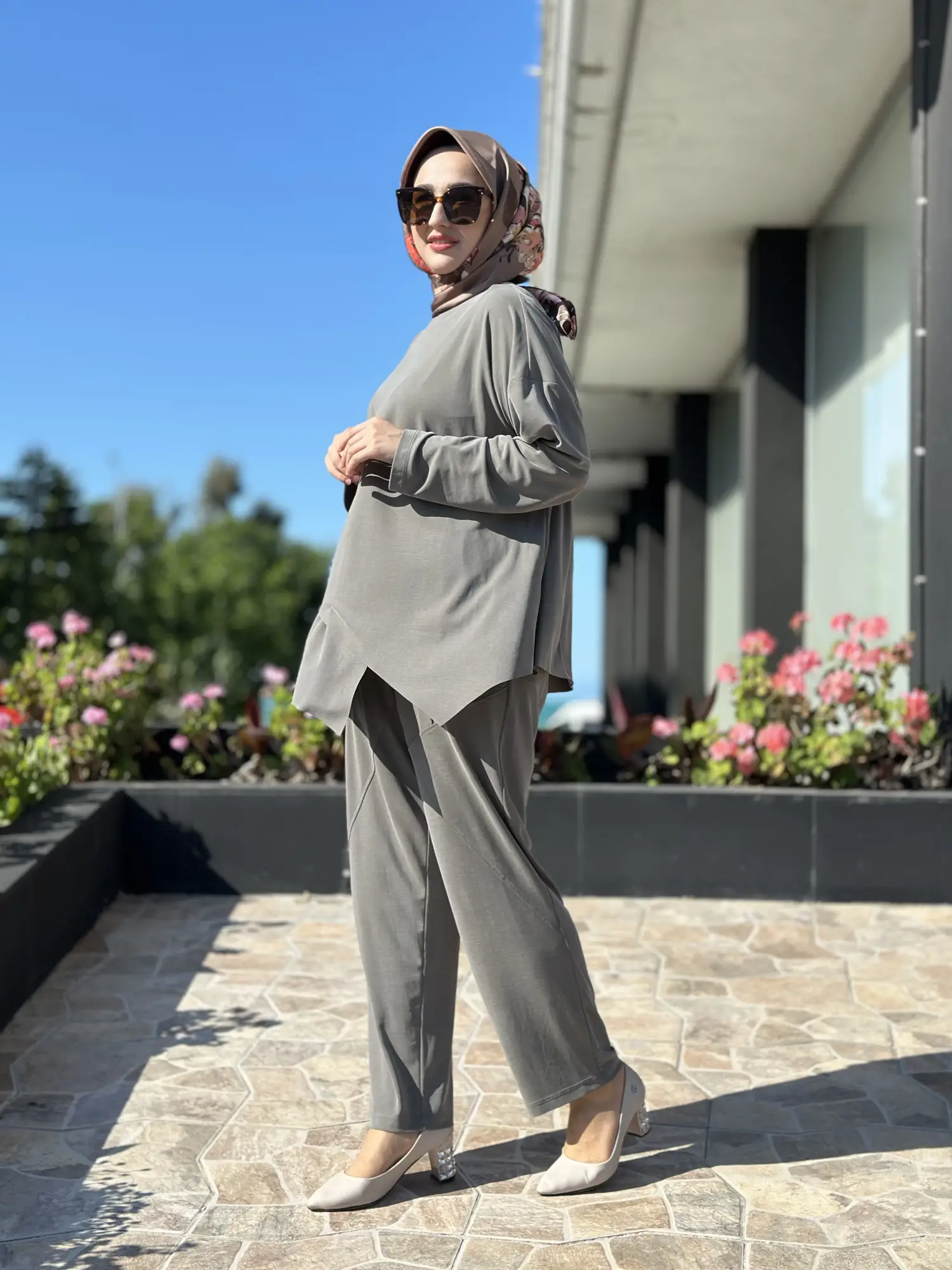 Tığ Triko  Asimetrik Model Kristal Düğme Detaylı Pantolonlu Takım TKM5132