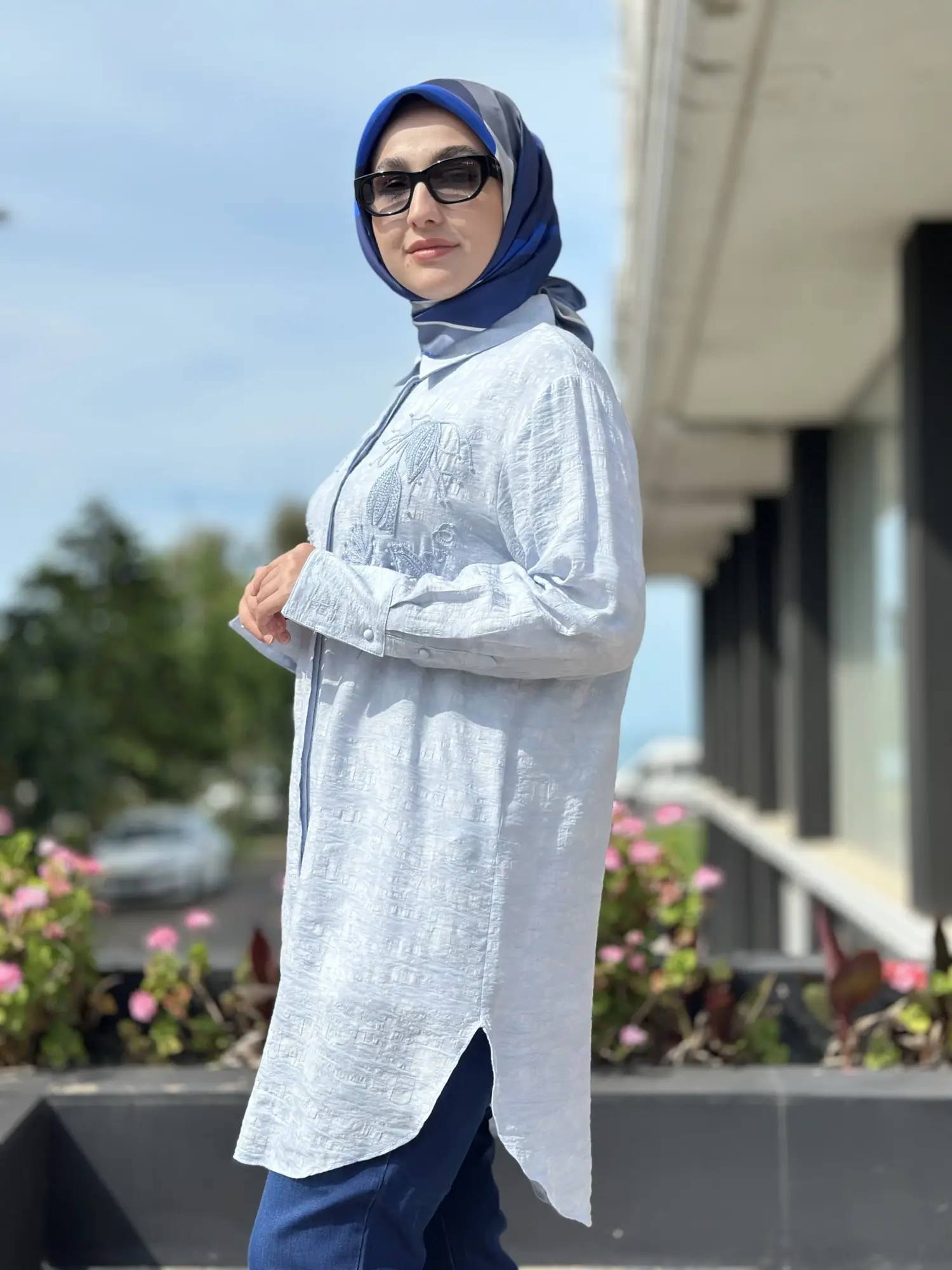 Kayra Yakası Nakış Ve Boncuk Detaylı Gömlek KA21187