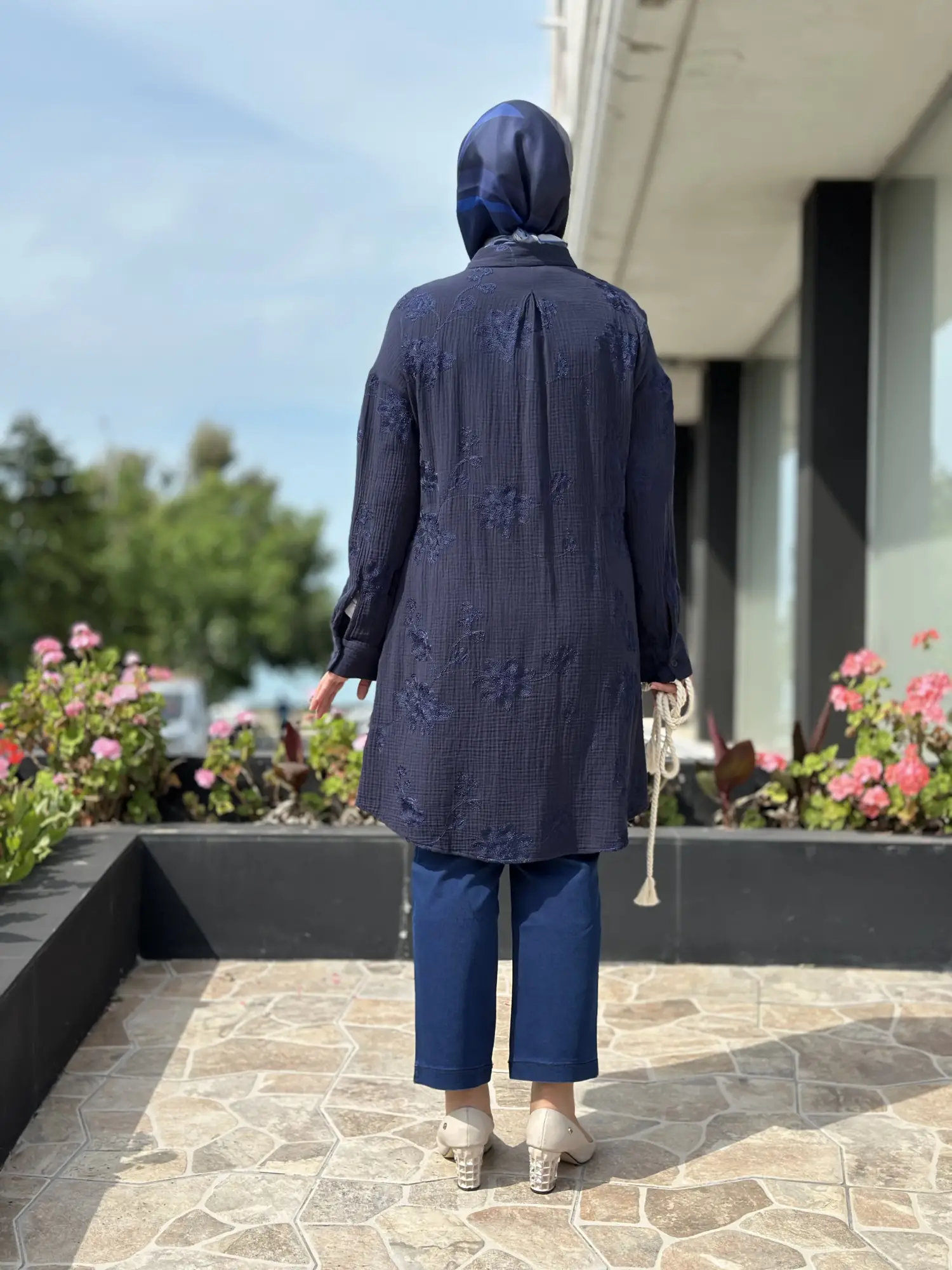 Kayra Nakış Ve Kemer Detaylı Gömlek KA21063
