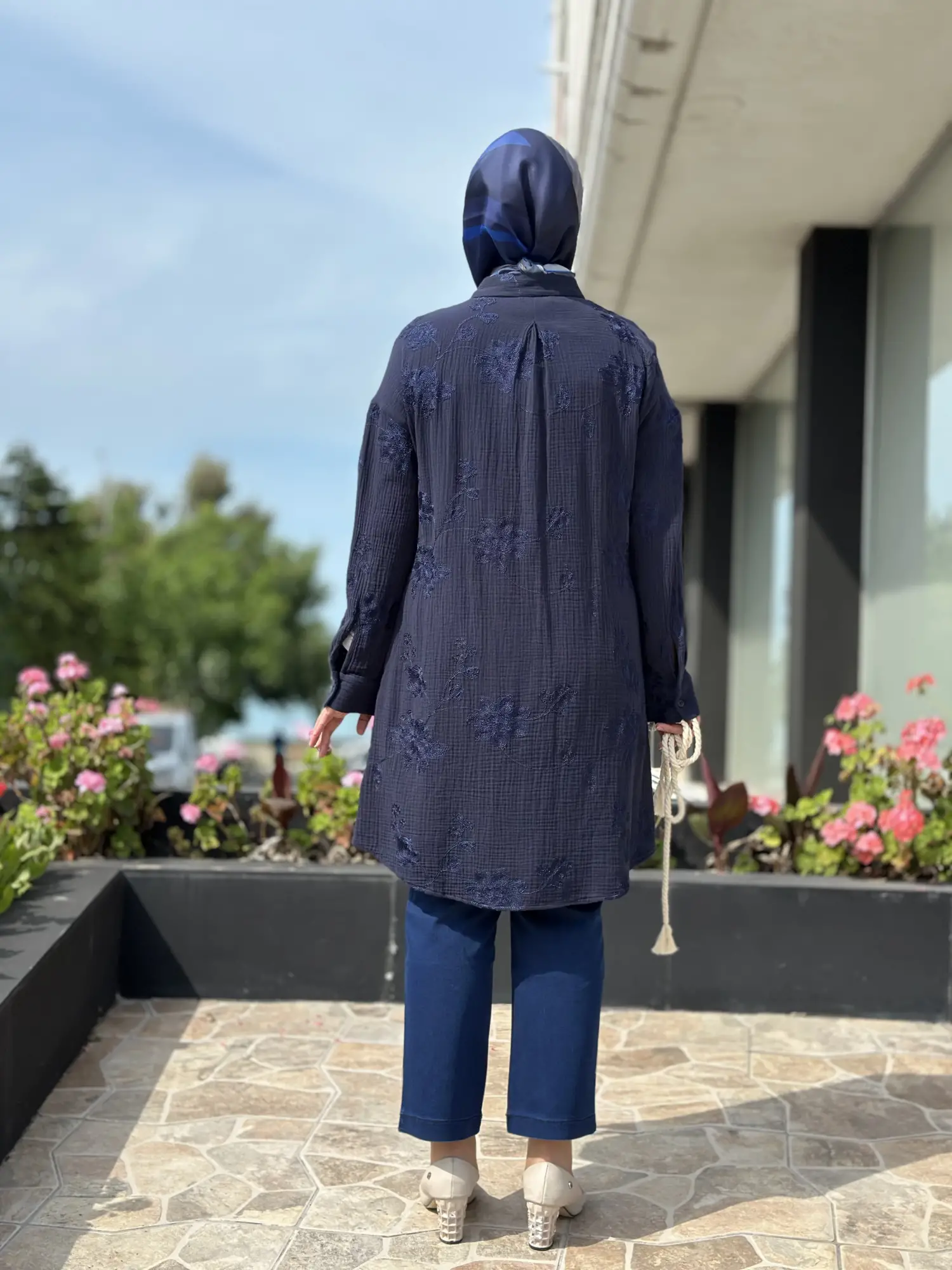Kayra Nakış Ve Kemer Detaylı Gömlek KA21063